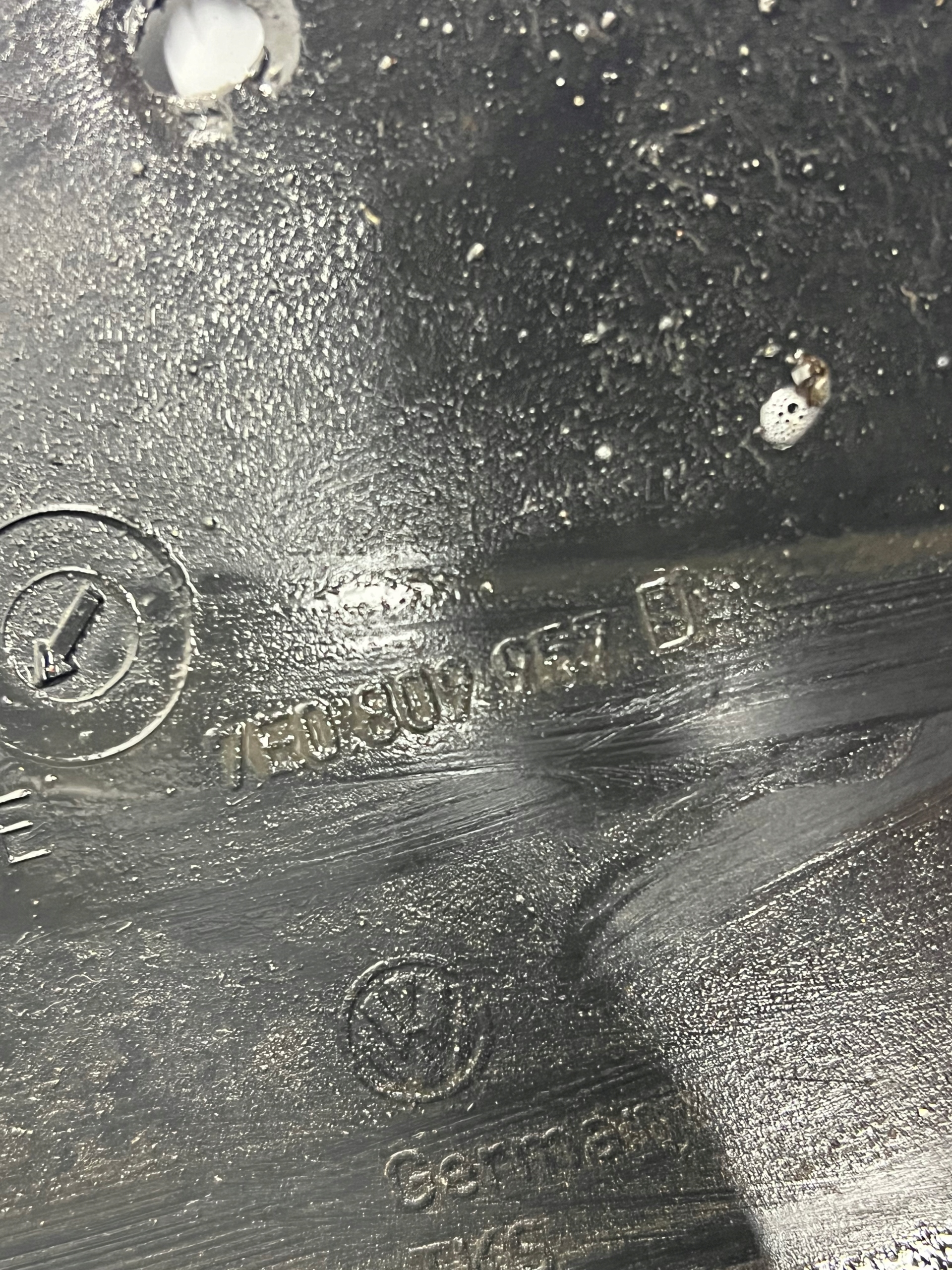 VW TRANSPORTER T6 15- mudguard left front front 7E0809957D