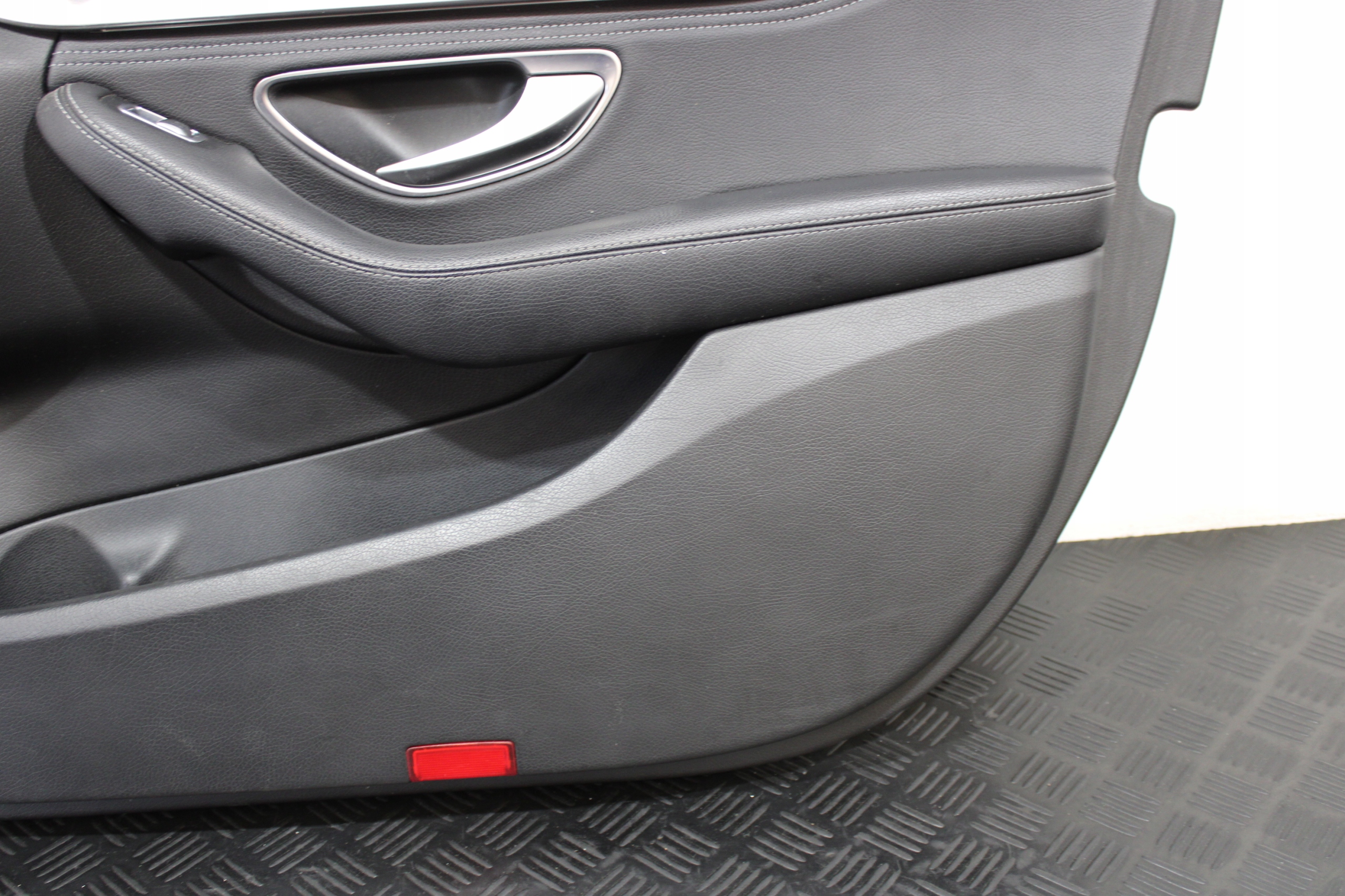 upholstery side door right front MERCEDES C-KLASA W205 SB