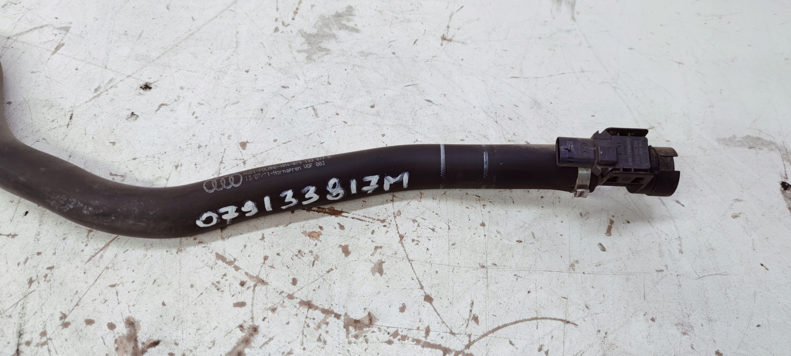 pipe hose air AUDI A8 D4 4.2 FSI 079133817M