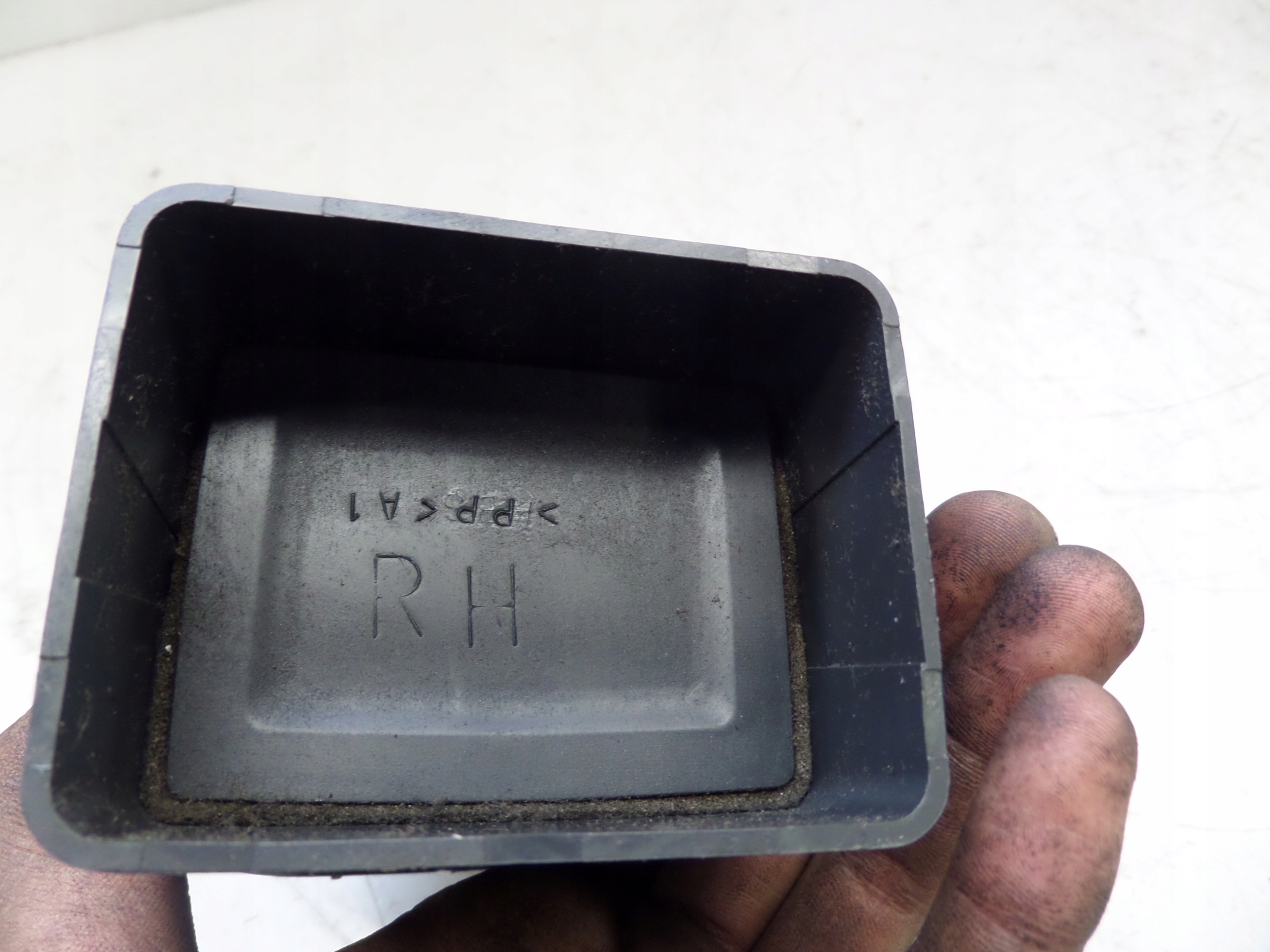 grid air conditioning devices right SUZUKI LIANA 01-04