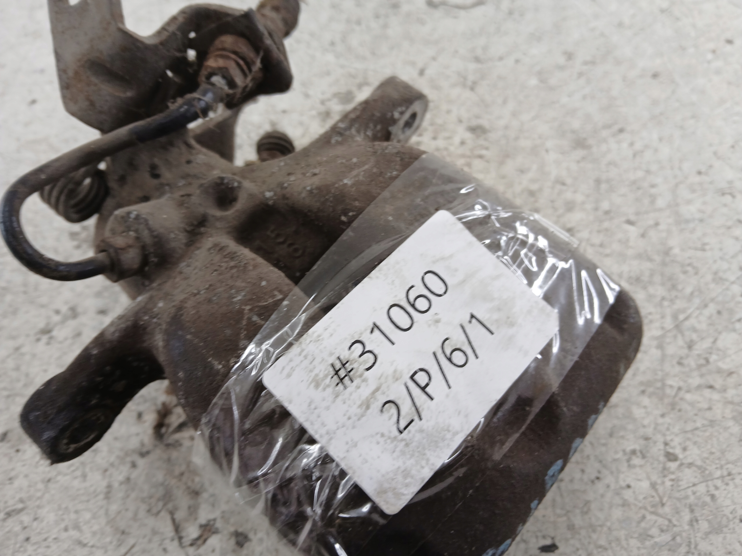 VW TOURAN and caliper brake left rear part
