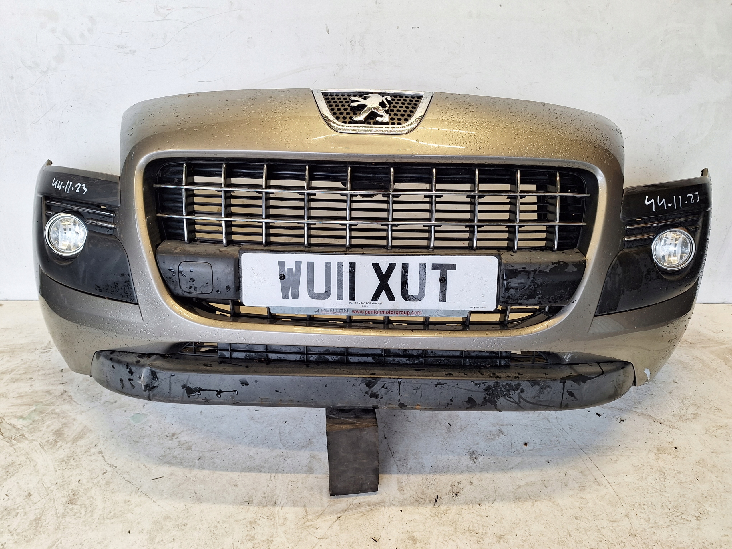 PEUGEOT 3008 T84 08-13 stoßstange