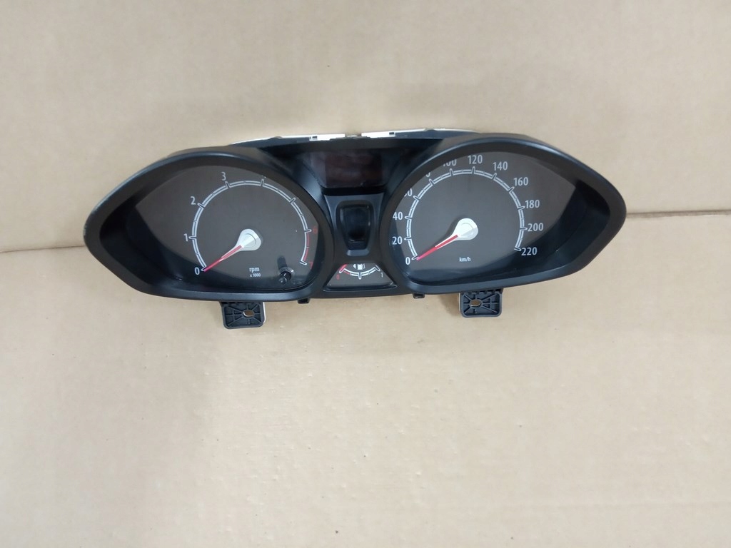 FORD Fiesta MK7 2008-12r. . - спидометр часы