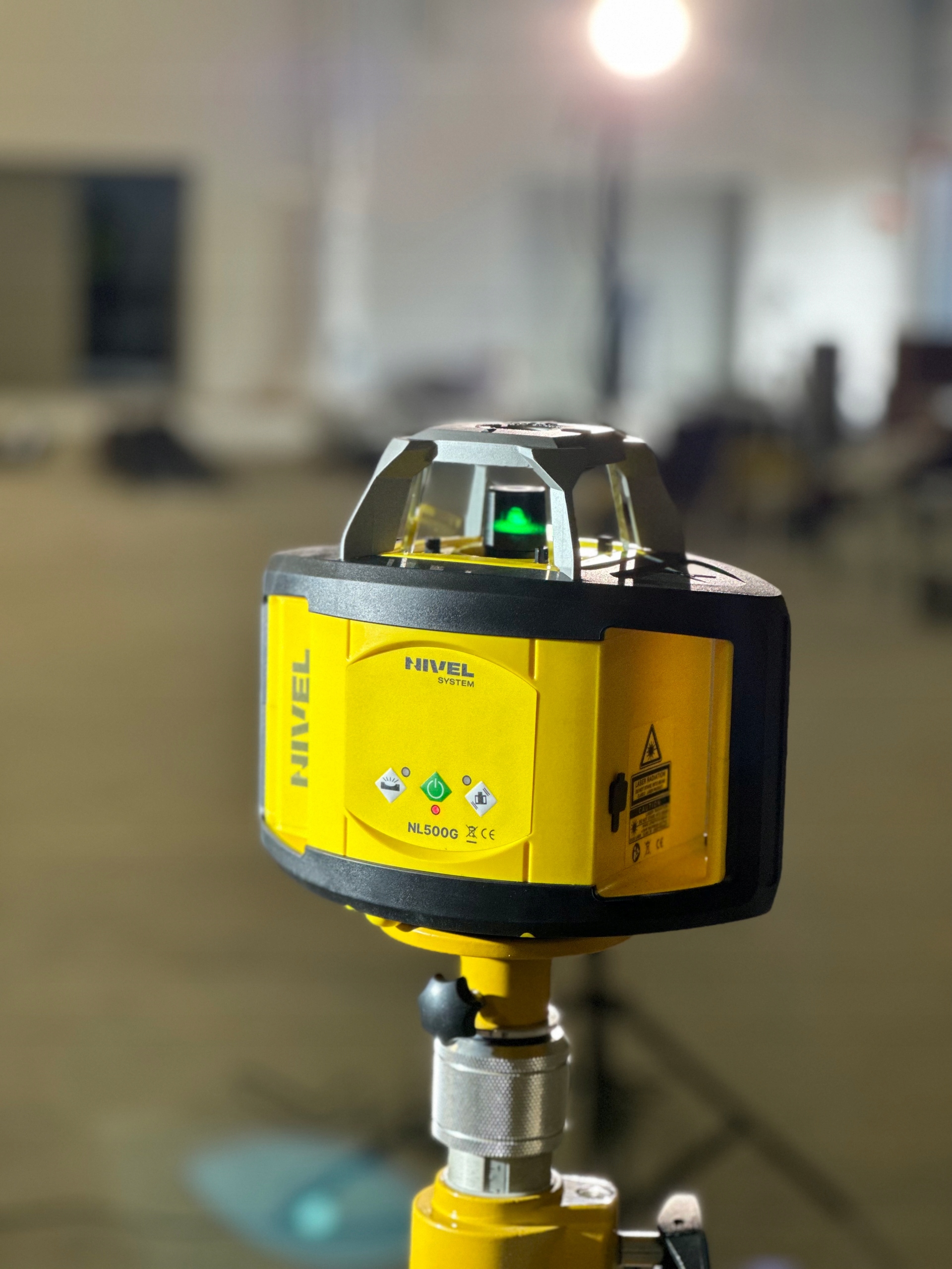 NIWELATOR LASEROWY NIVEL NL500GDIGITAL+ŁATA+STATYW Zakres samopoziomowania 5 +/-°