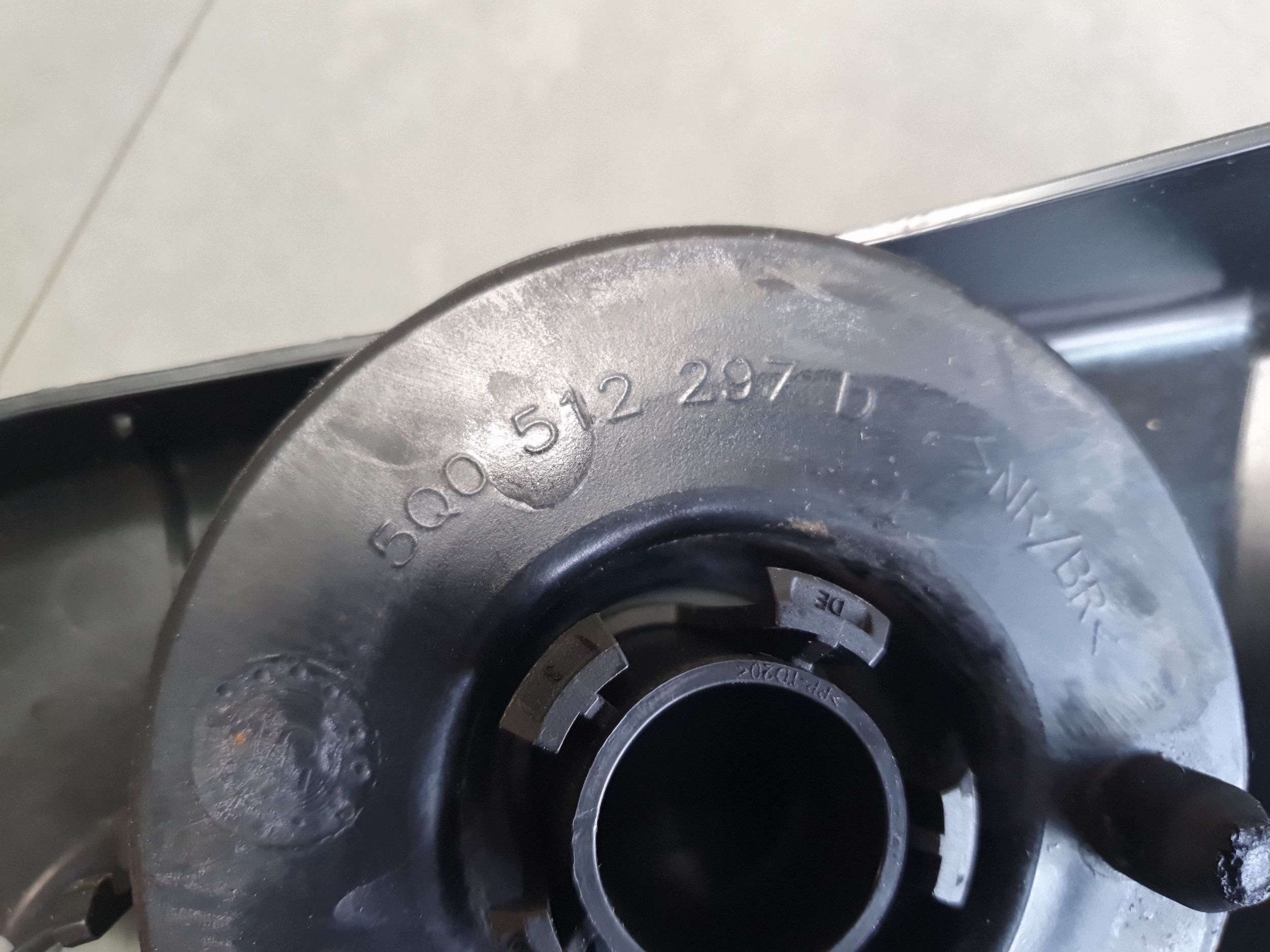 Audi A3 8Y hb cover chassis 5Q0501560J