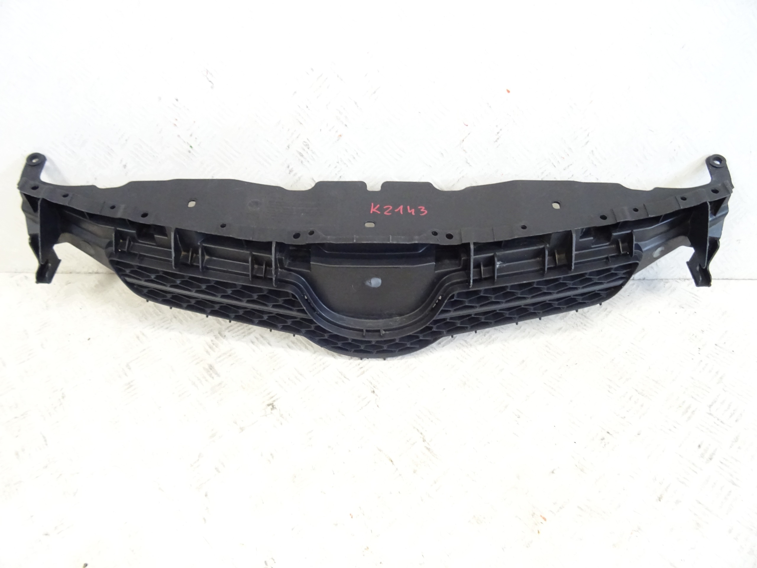 grill grille front front TOYOTA AURIS and 53111-02390