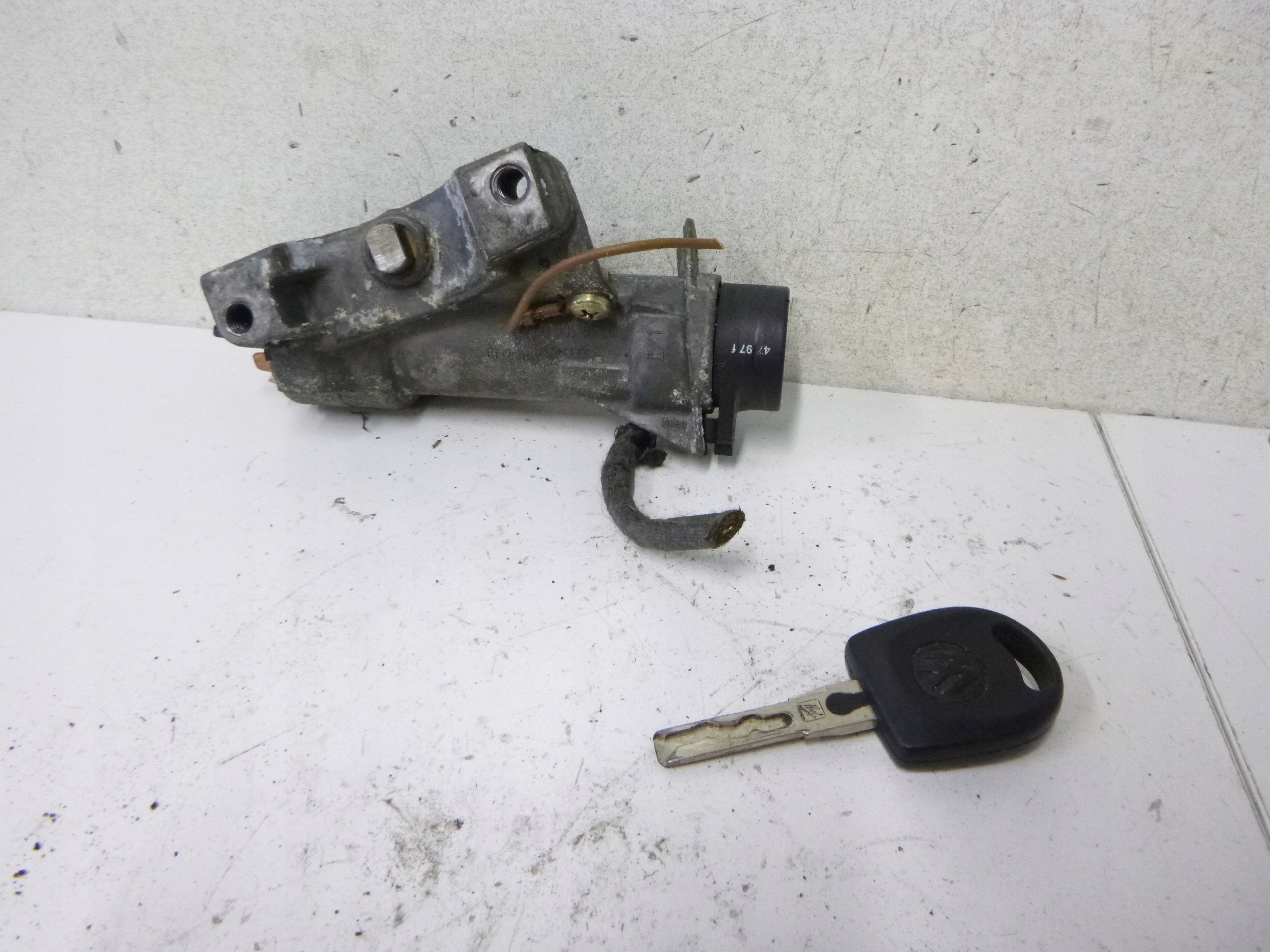 ignition key connector VW Golf IV Bora Passat B5 Audi A3 A4 4B0905851C