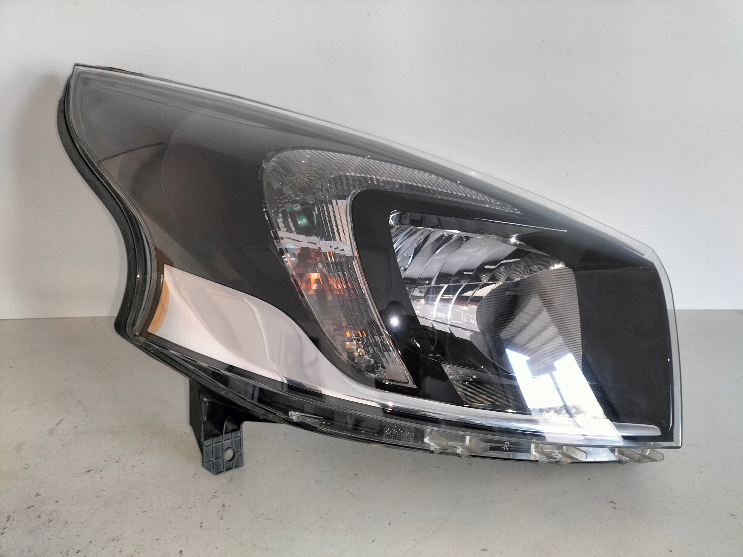 light front reflektor right OPEL VIVARO II B 14-19