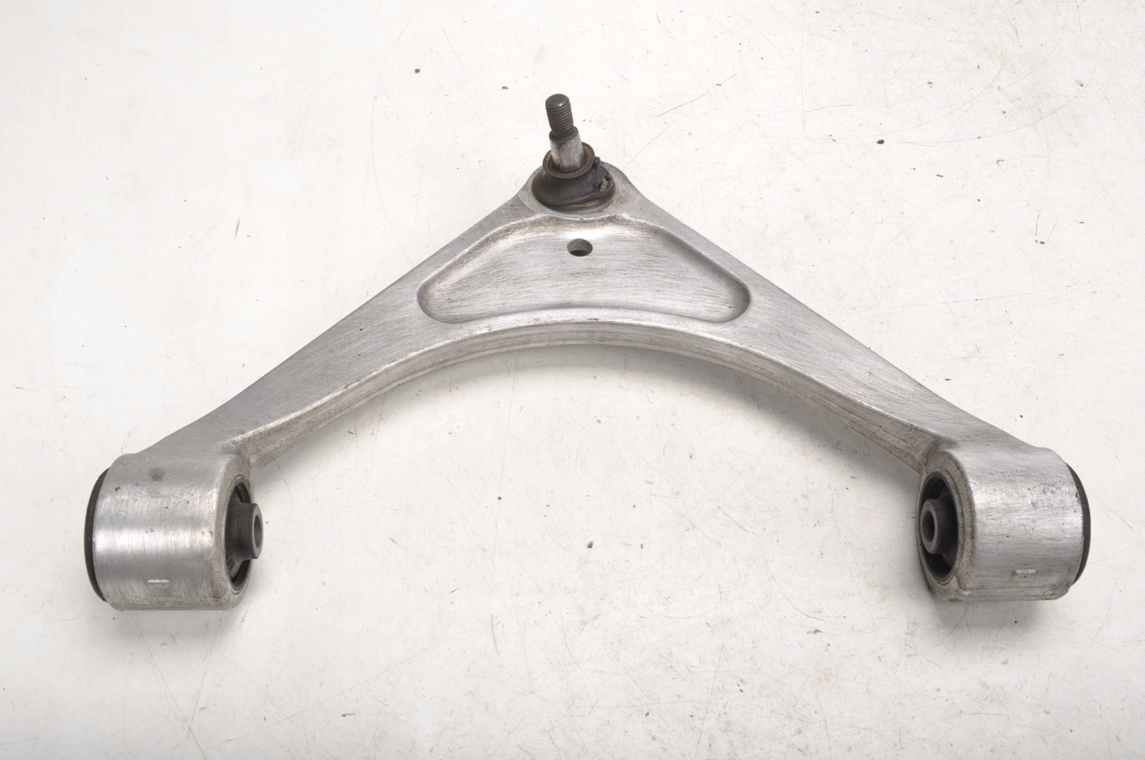 БЕНТЛИ ARNAGE РИЧАГ ПРАВЫЙ ПЕРЕД Pd20797pa