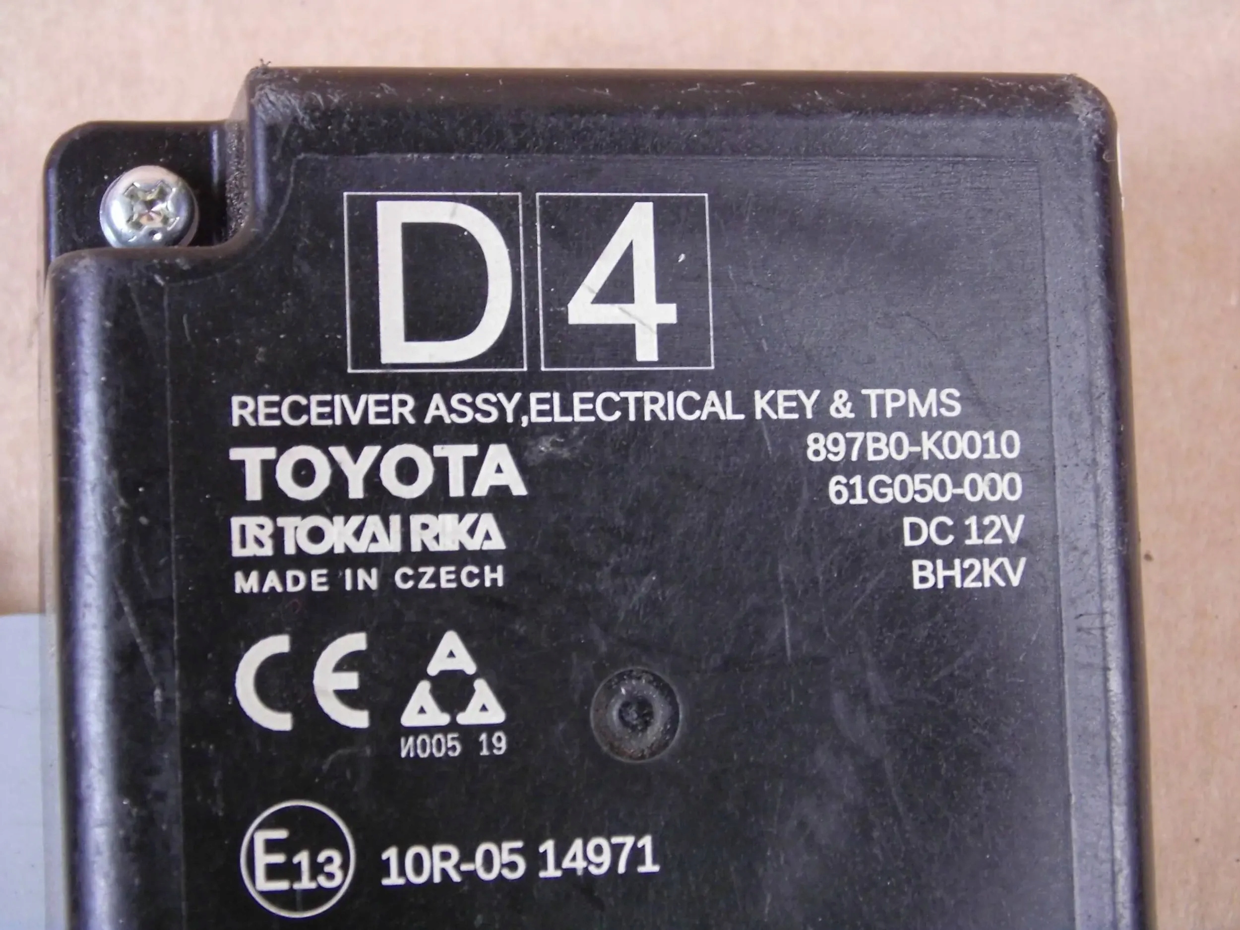 TOYOTA YARIS IV MODULO CENTRALINA PRESSIONE W OPONACH KEY TPMS 897B0-K0010
