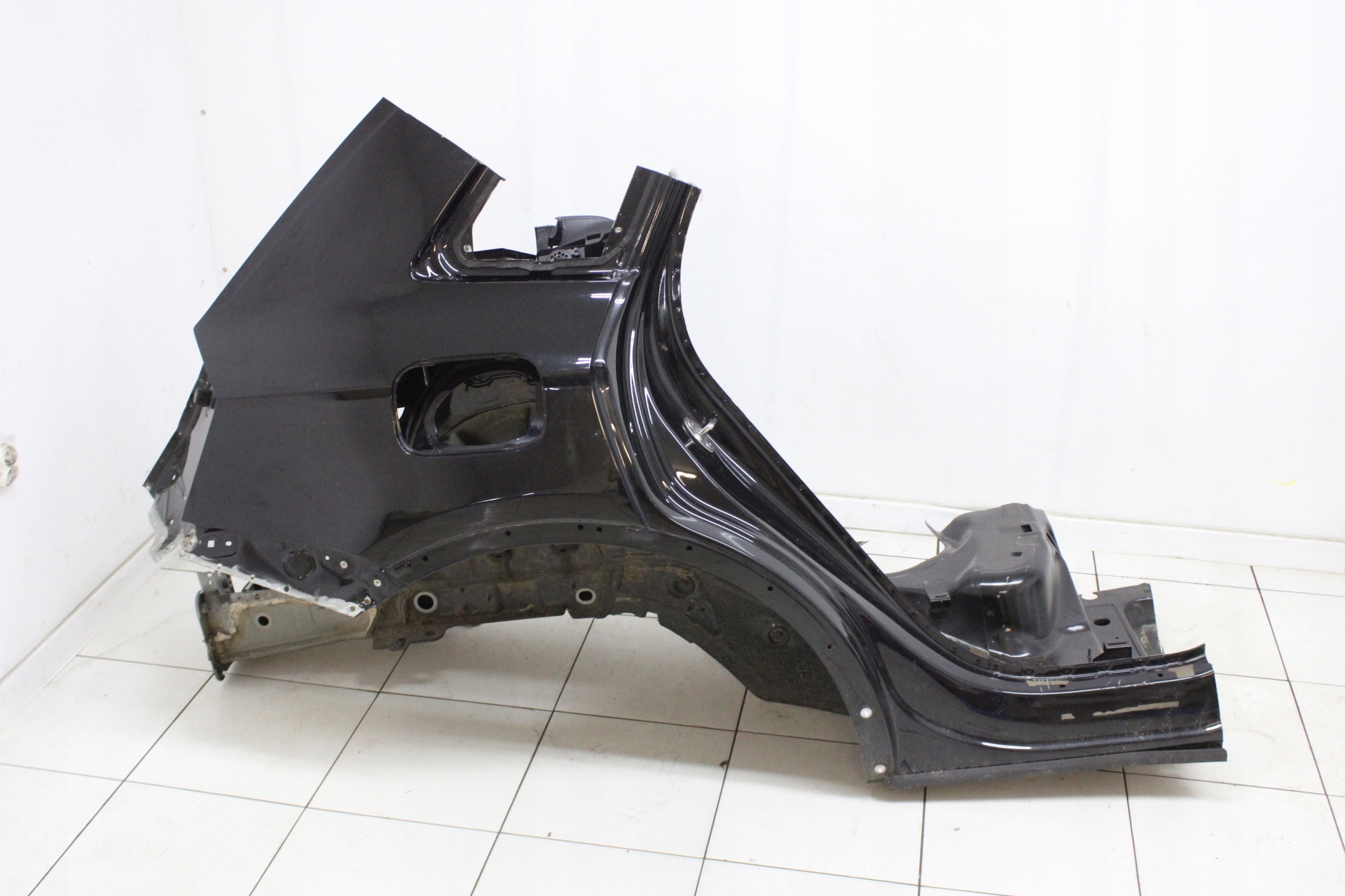 ЧЕТВЕРТИНА БІК ПОЛОВИНА КРИЛО ПРАВИЙ ЗАД. AUDI Q5 II0a FY 2016r-