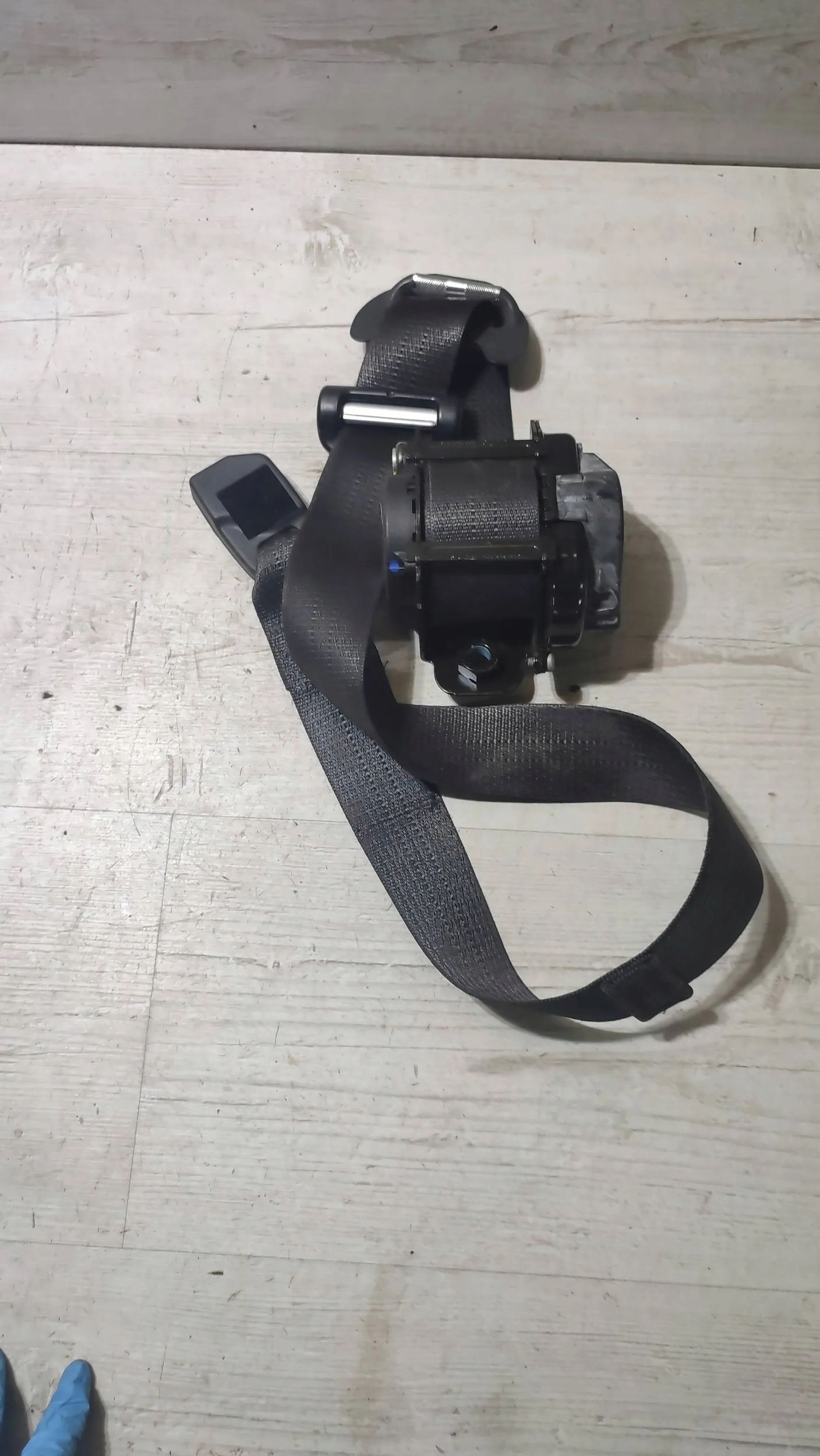 Jeep Cherokee 2015 front side left tension belt safety