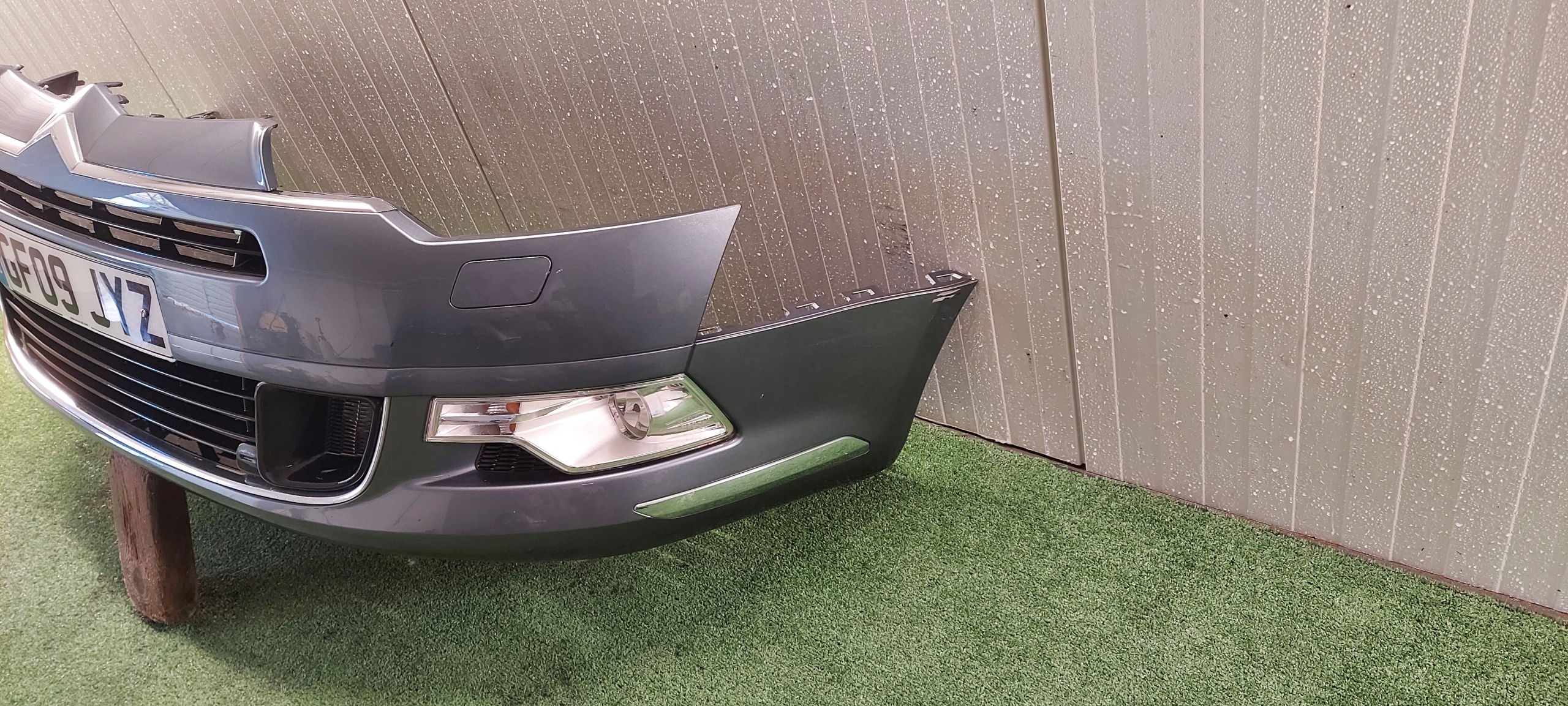 bumper front CITROEN C5 III X7 08-17 LAK: KTH
