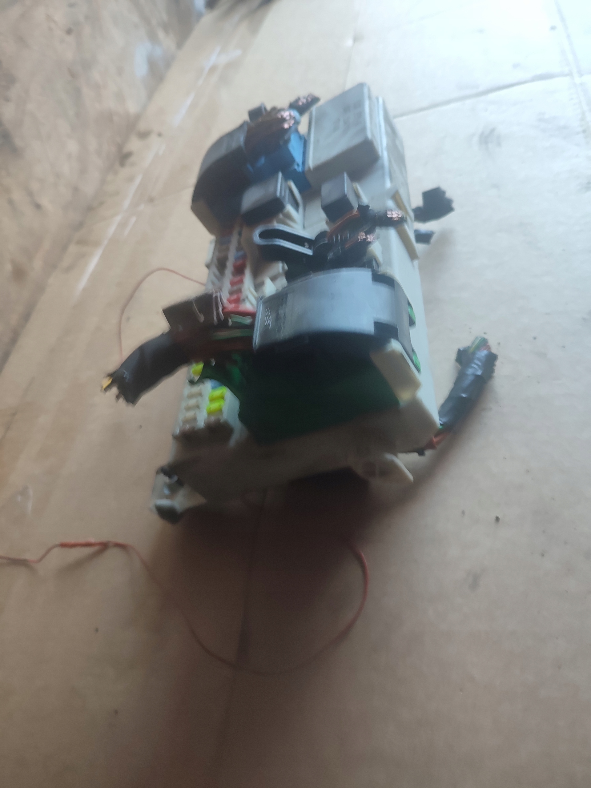 control unit of the interior module BSI VOLVO V50 30765015
