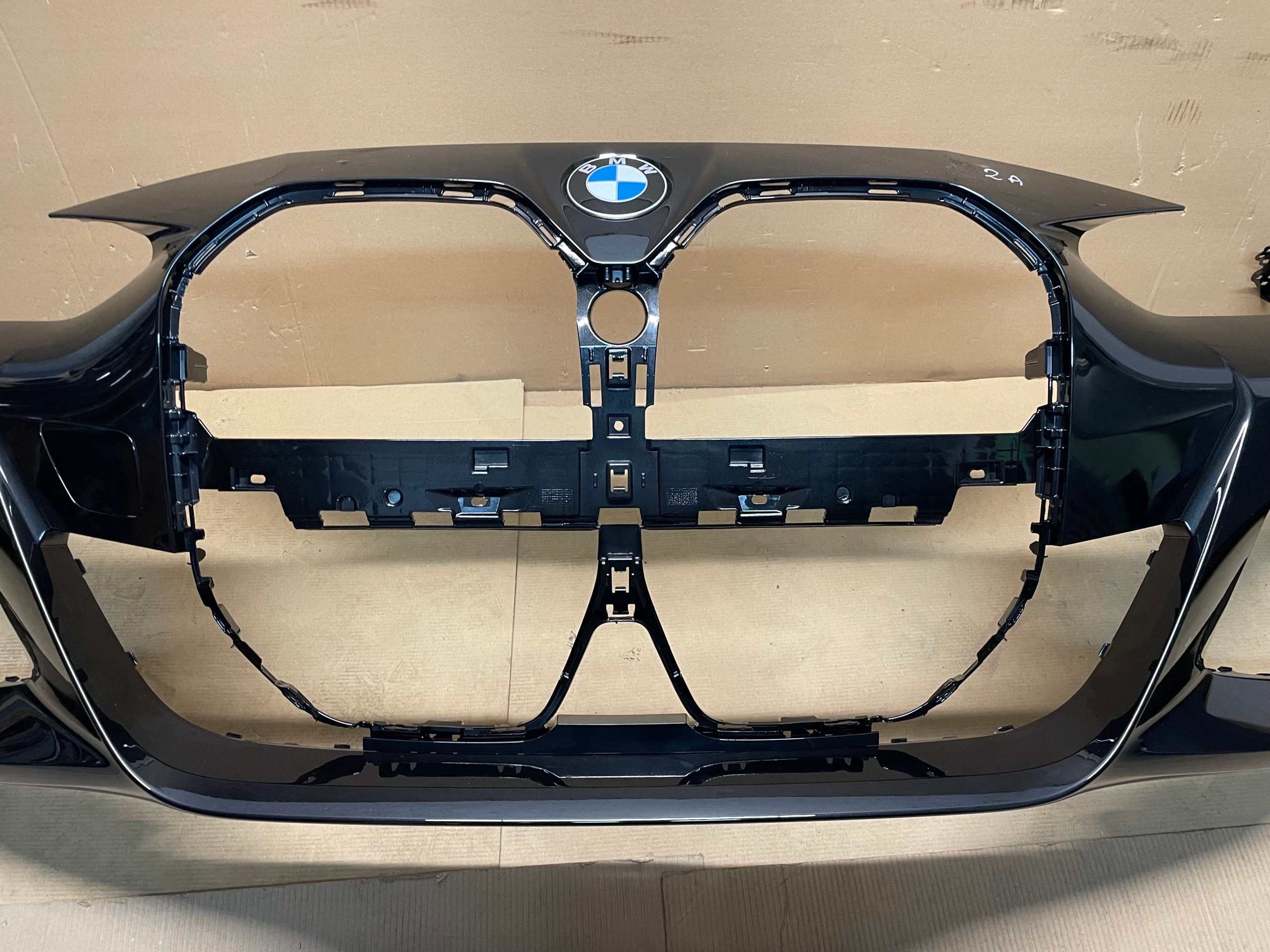 bumper front PDC m-packet KPL BMW i4 G26 BEV colour 475 USA