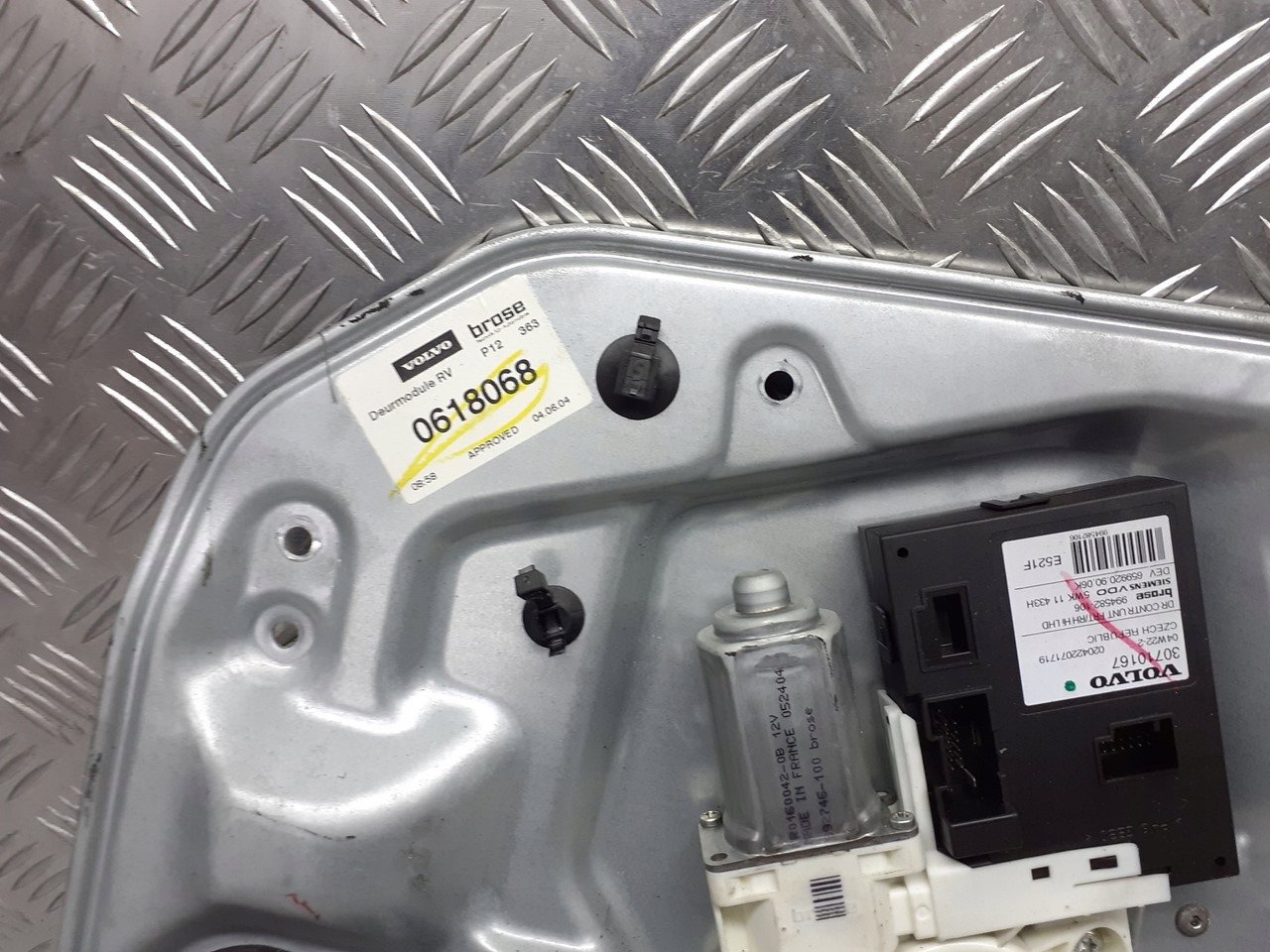 engine lifting of the window right front VOLVO V50 30710167