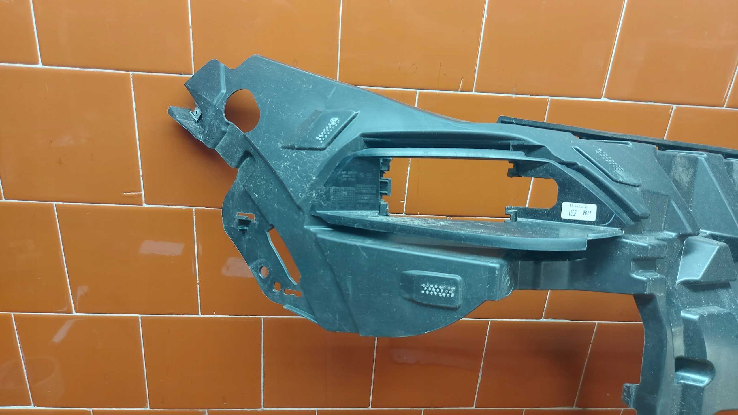 bumper bracket right front front BMW X5 G05 18
