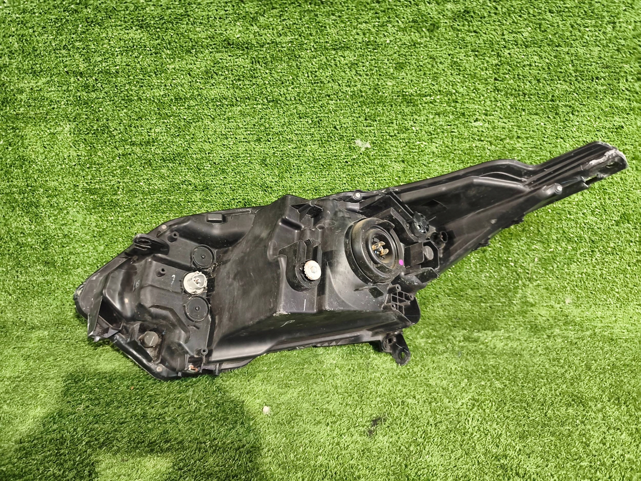 REFLEKTOR right front HONDA HR-V HRV 15- USA NR.1235