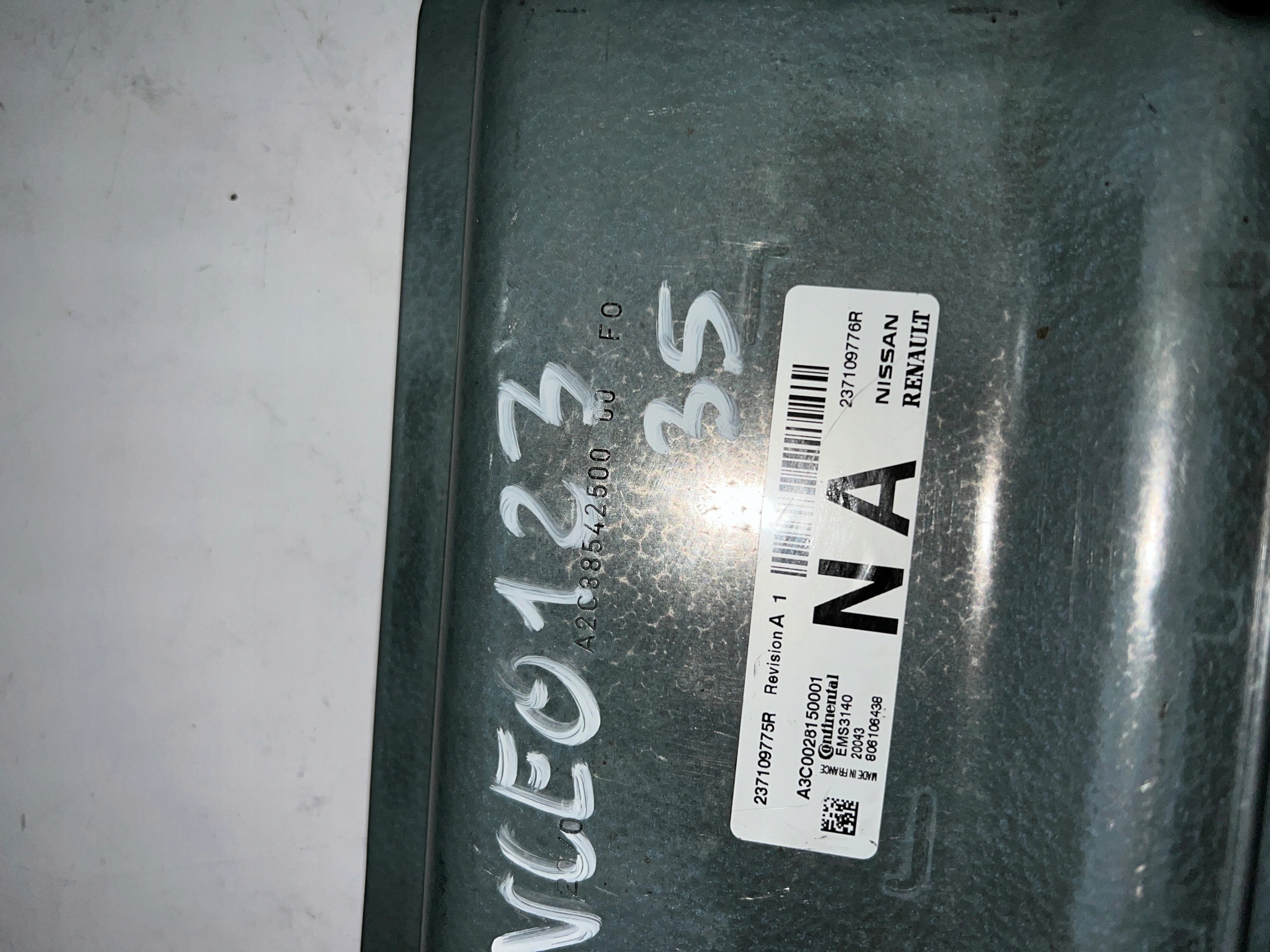 DACIA computer ECU 237109776R 237109775R A3C002815