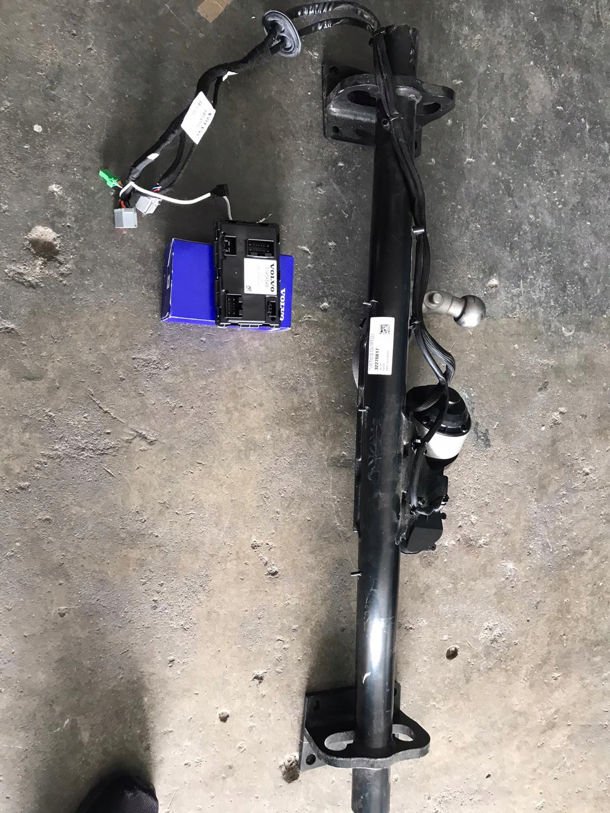 HAK HOLOWNICZY VOLVO V60 ORGINALNY 32270817