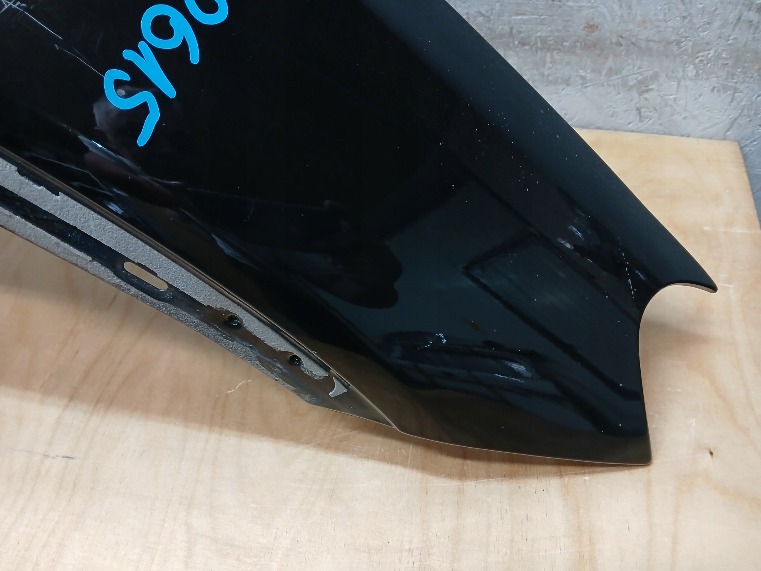 fender front right MERCEDES GLC W253