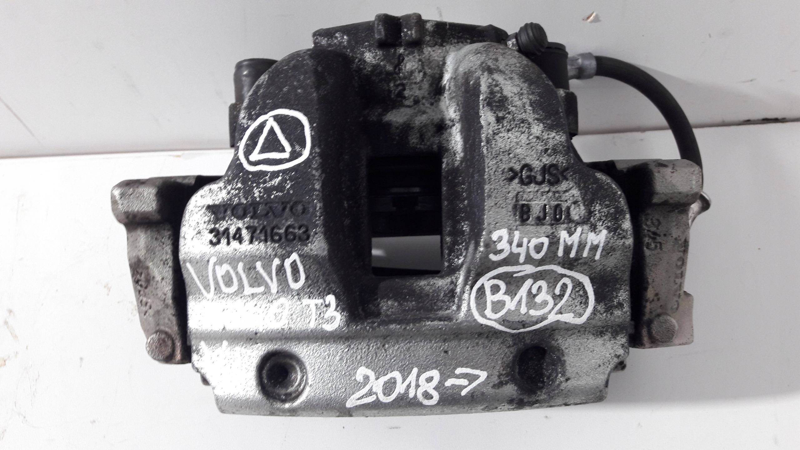 VOLVO XC40 II T3 caliper brake left front 31471663
