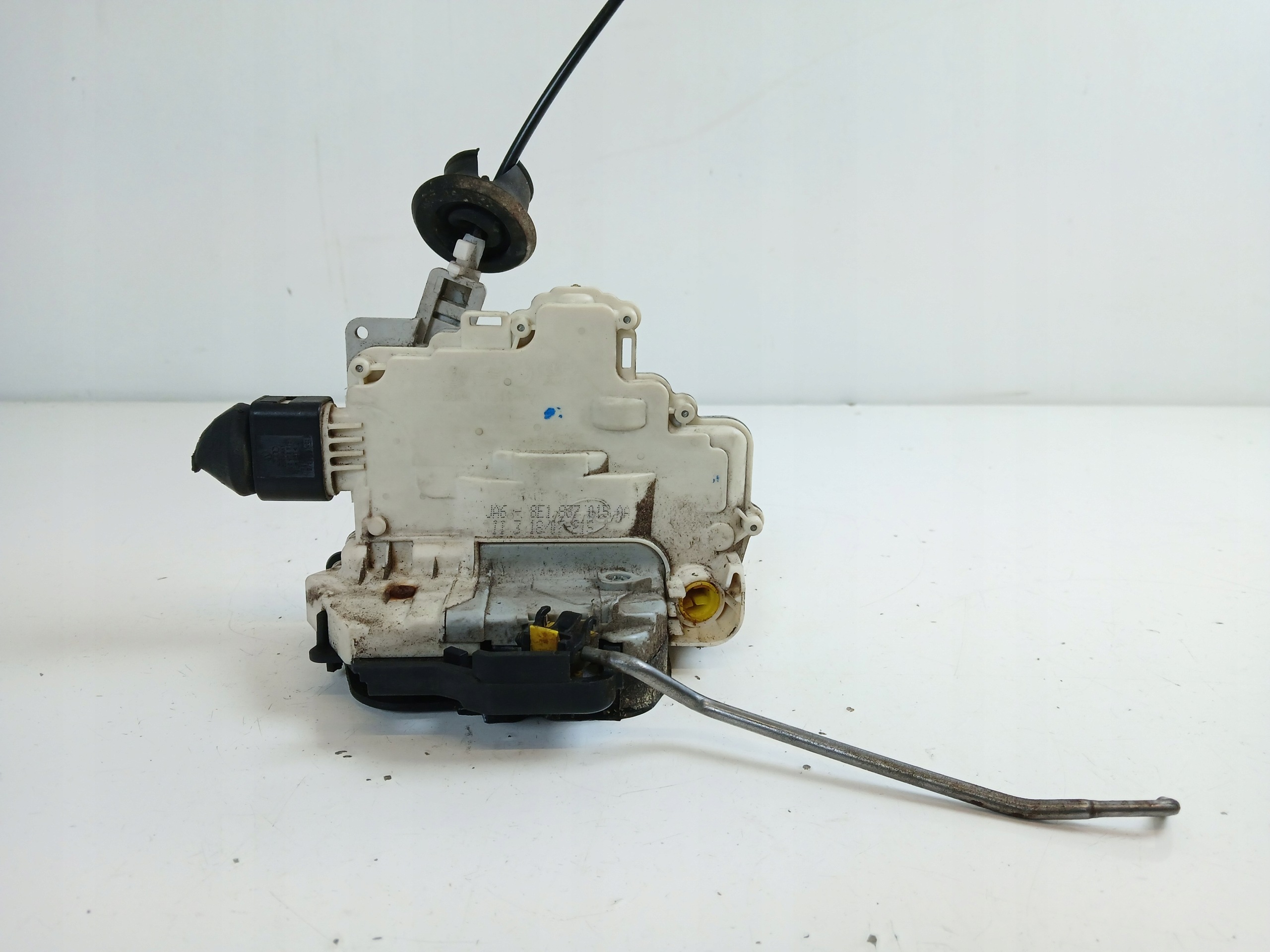 AUDI A4 B7 lock door left front 8E1837015AA