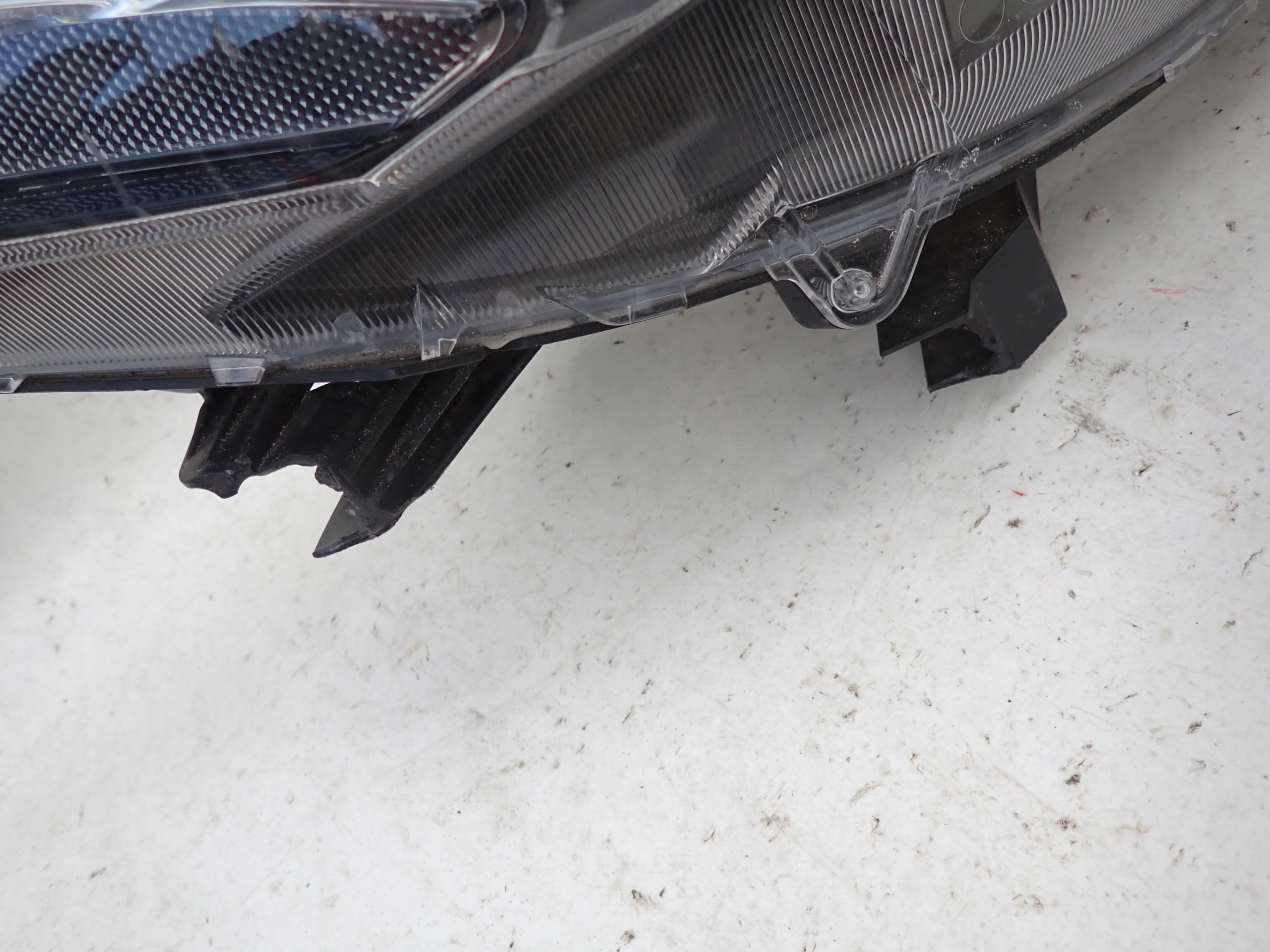 MITSUBISHI ECLIPSE CROSS 18- light right front