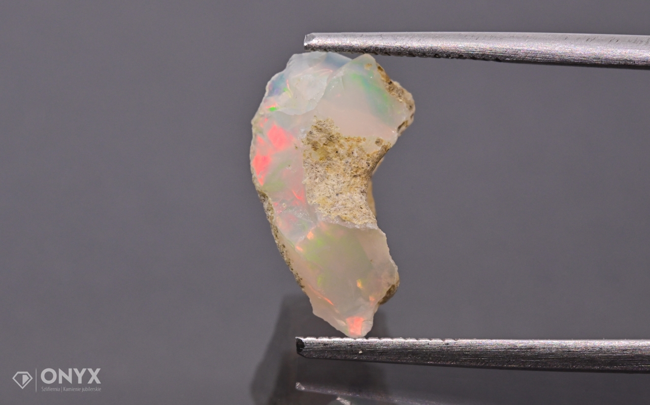Opal z Etiopie hrudky 14x8 mm