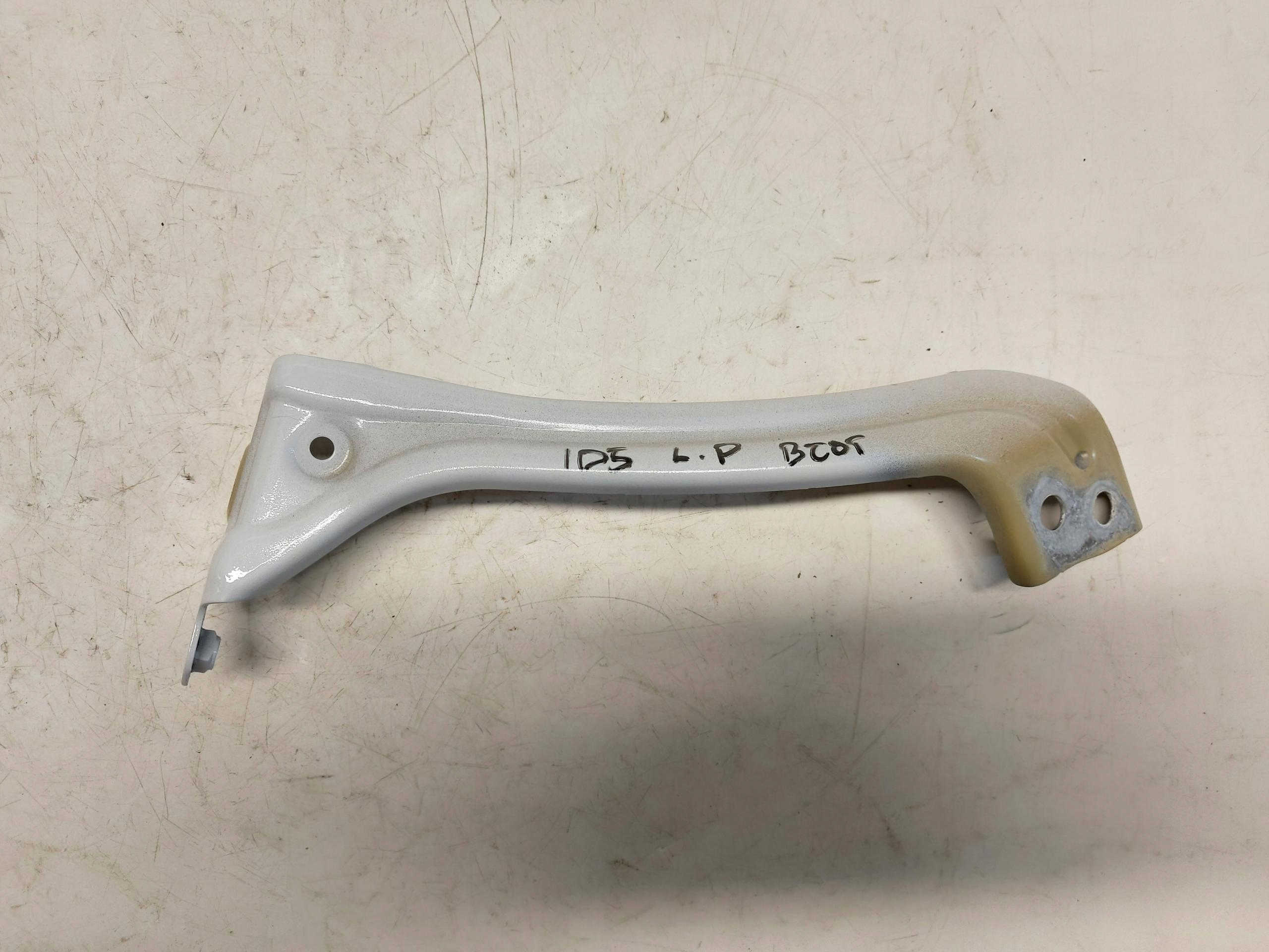 VW ID5 GTX Support plaque Aile Gauche Avant 11A821135A