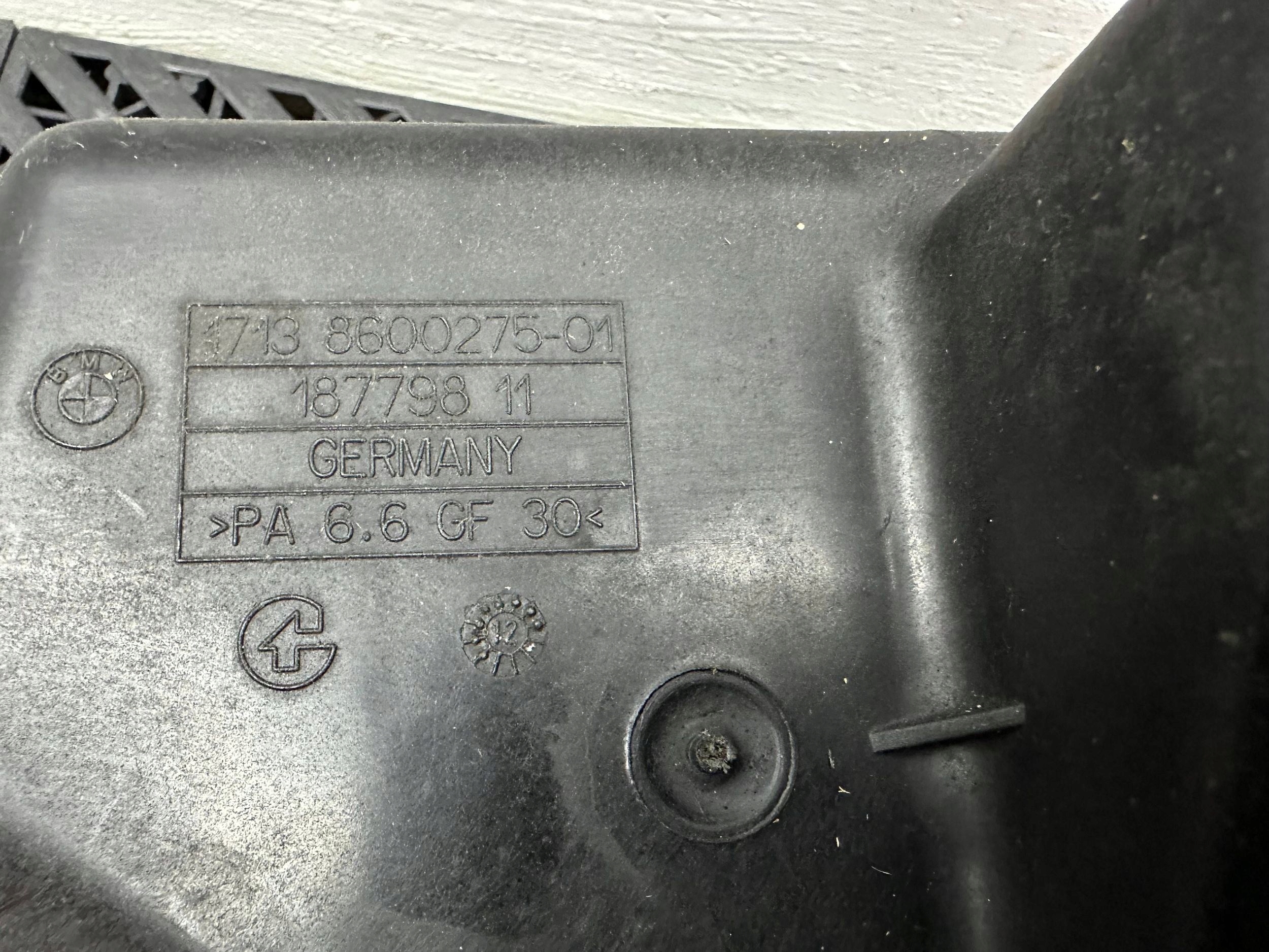 Ausdehnungsbehälter BMW 7 E65 E66 8600275