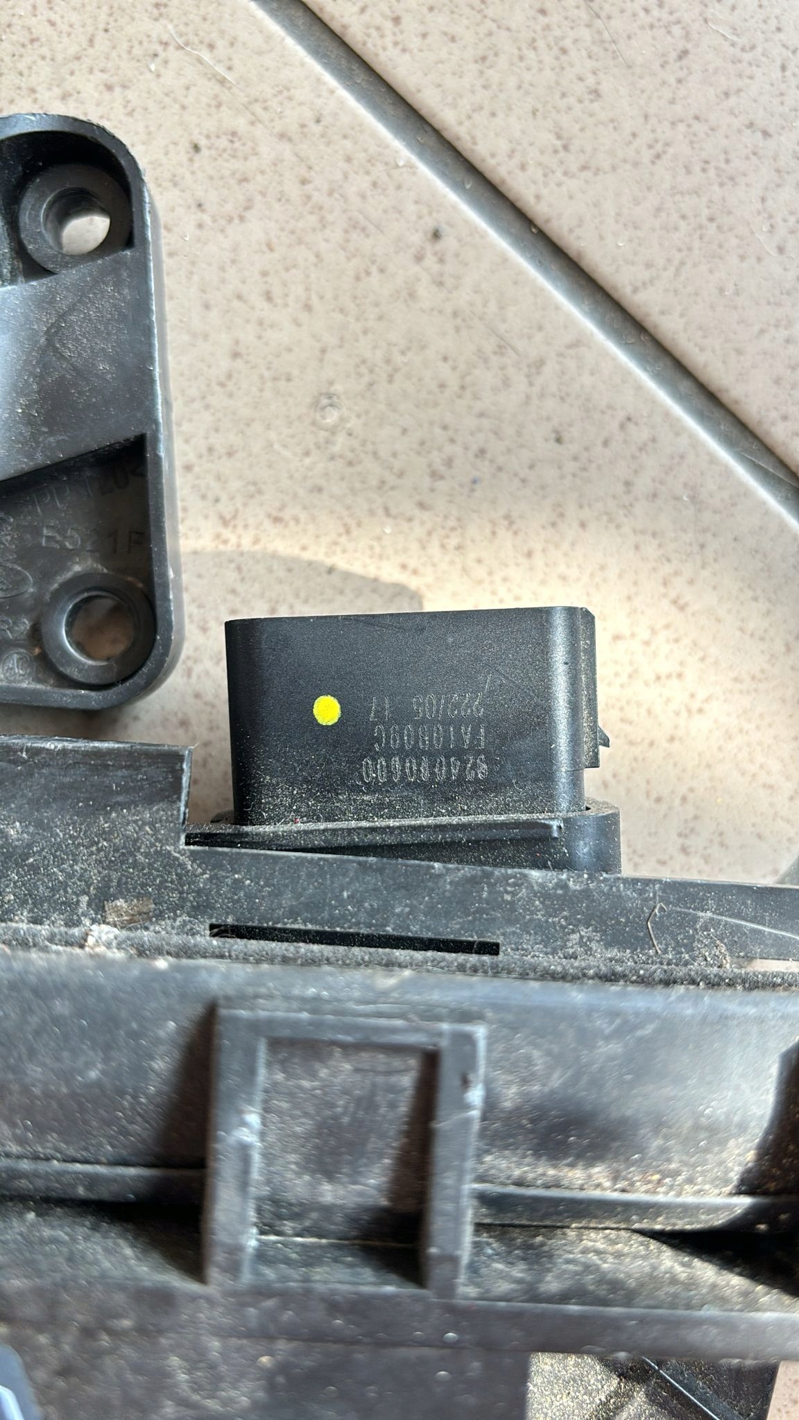 lock door TYLNYCH FORD C-MAX 3M51R26 240015103