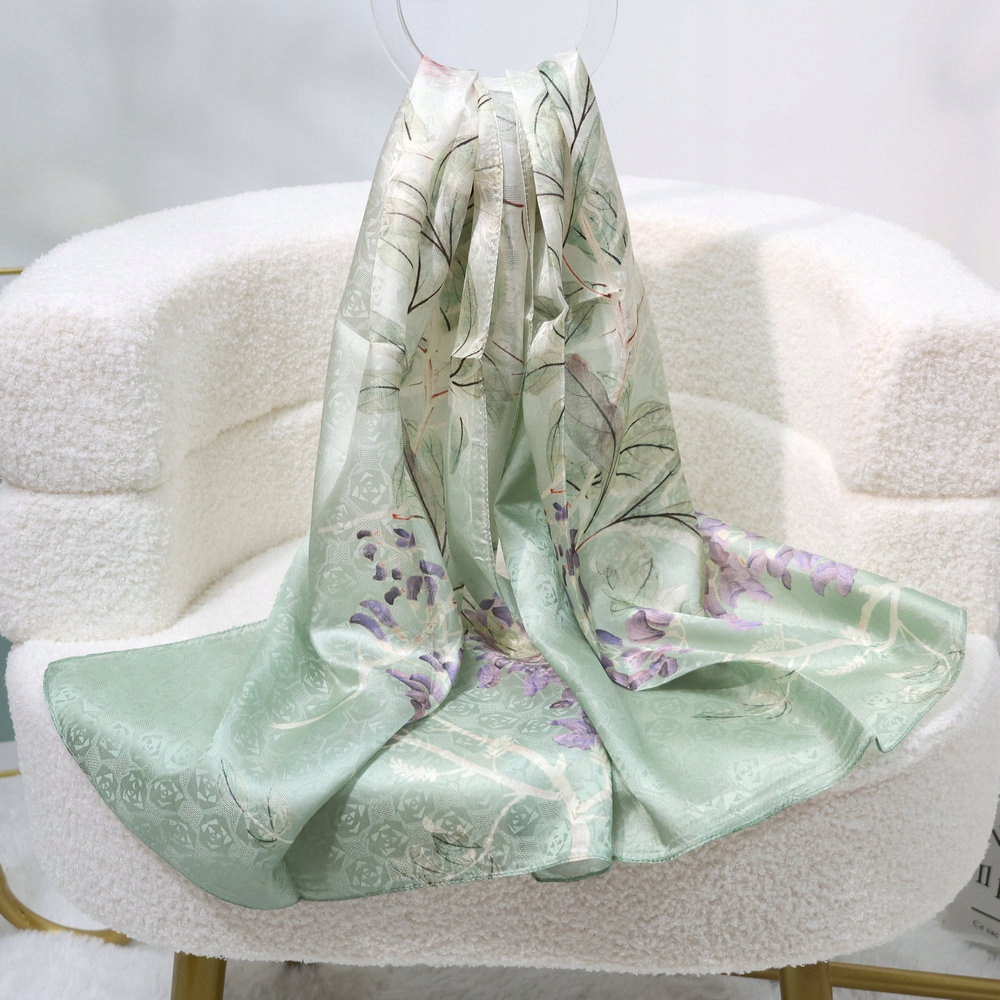 Lehký žakárový šál Herbert z 100% morušového hedvábí s květinovým vzorem