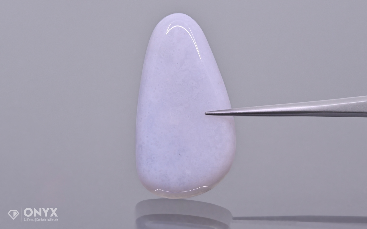 Chalcedon modrá konvexní nepravidelná destička 35x19 mm