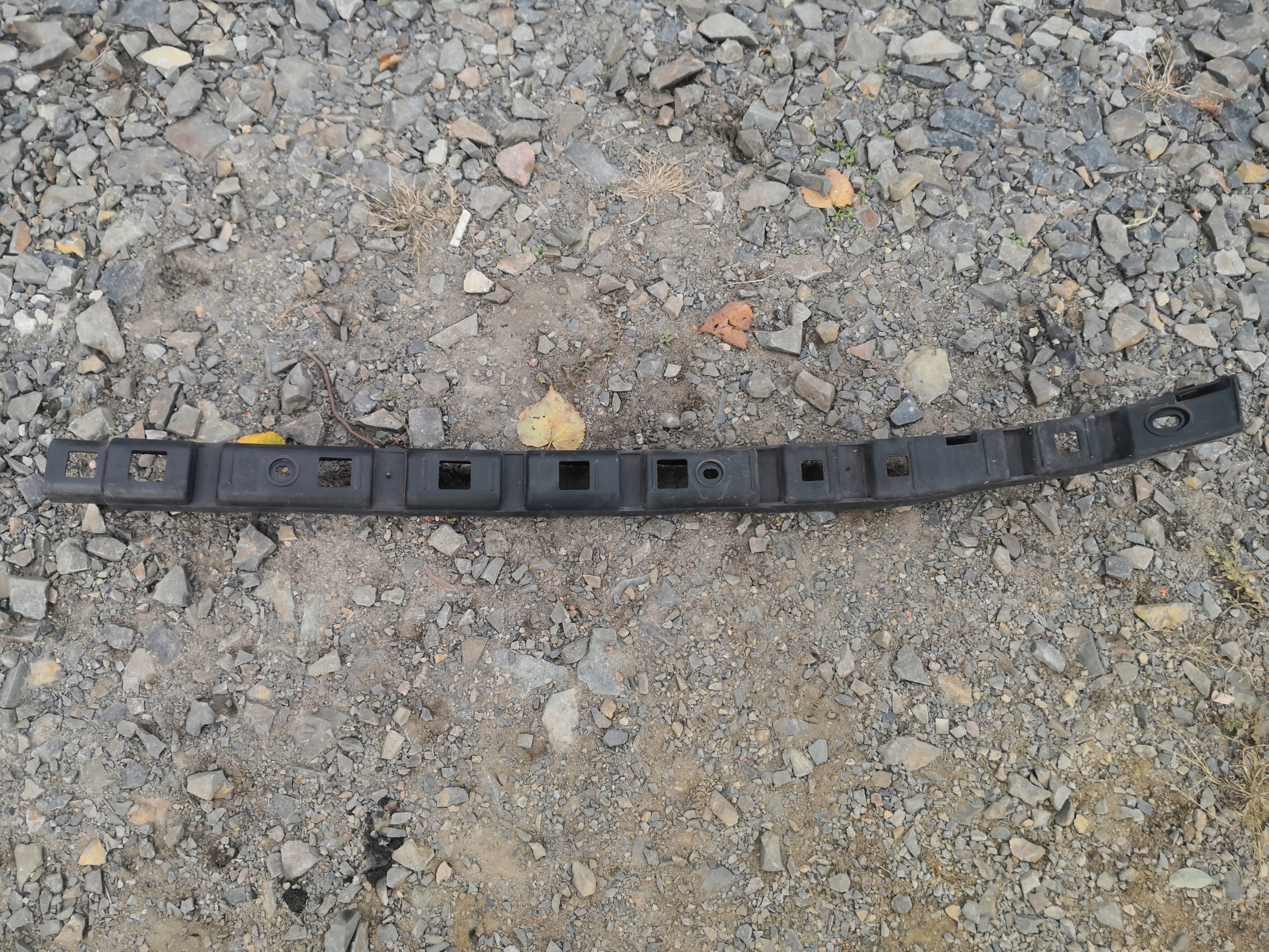 bumper bracket left rear part SKODA FABIA and 6Y9807863