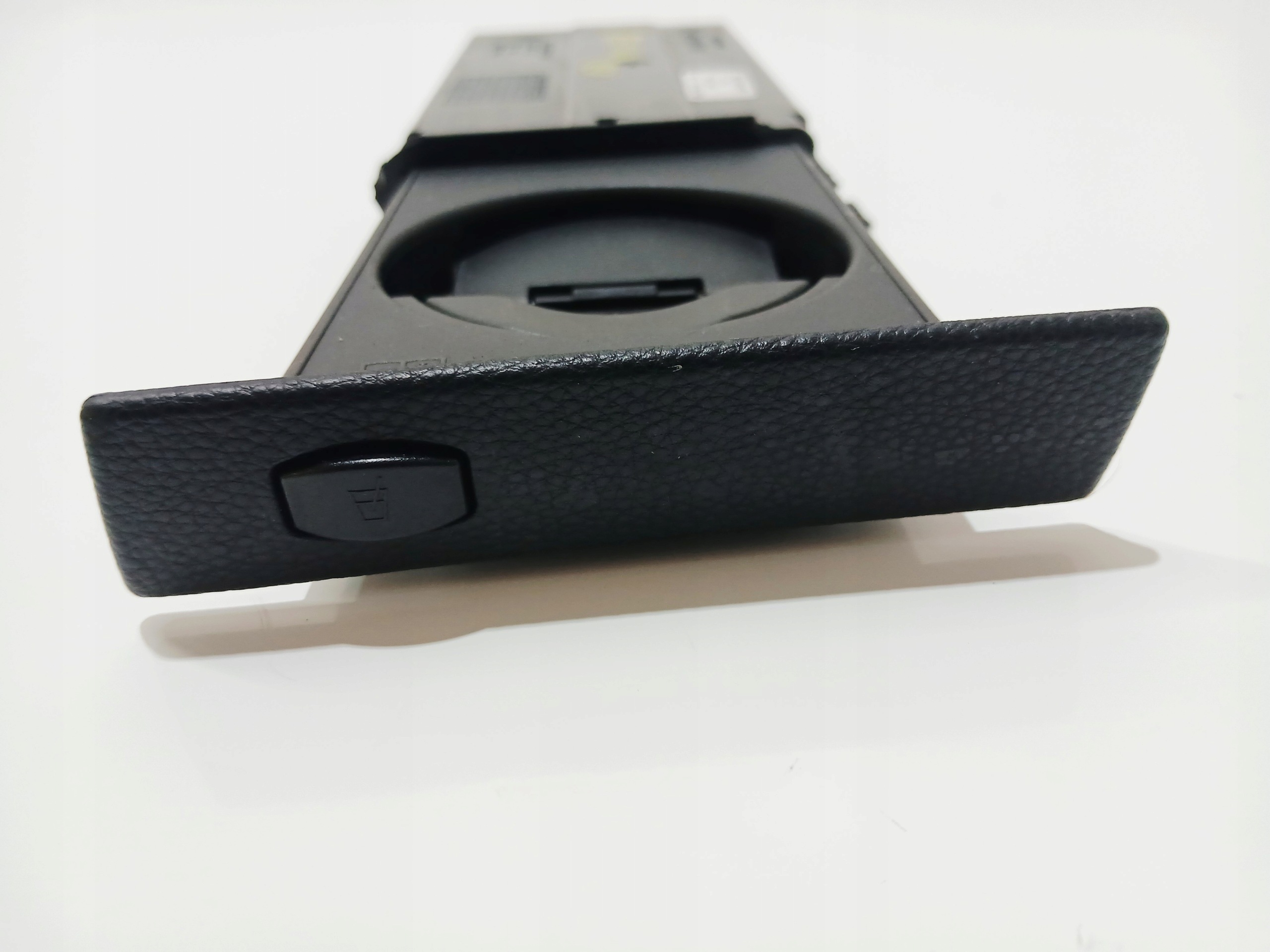 CUPHOLDER bracket for drinks BMW E60 E61 LCI EUROPA 7047145 (0000751)
