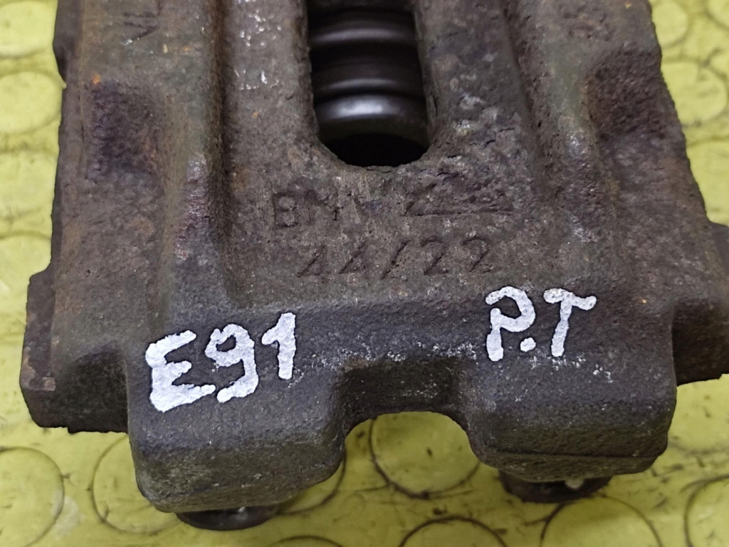 BMW E91 caliper HAMAMULCOWY right rear part
