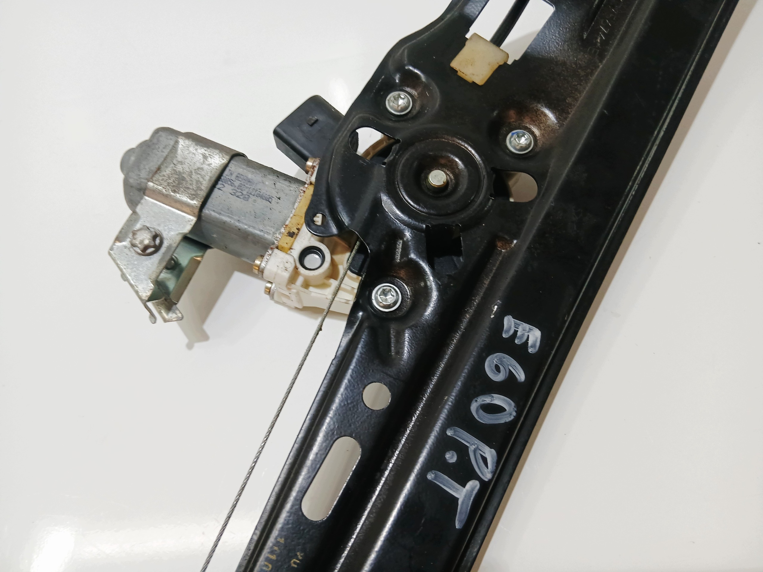 window regulator right rear part BMW E60 E61 7034388