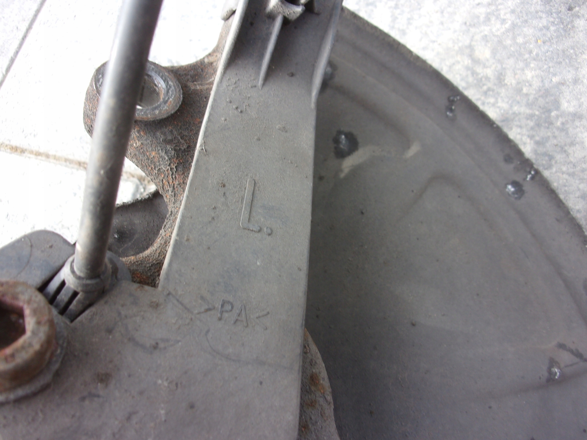 MERCEDES R230 SL 5.5 AMG swing left front A2113306620