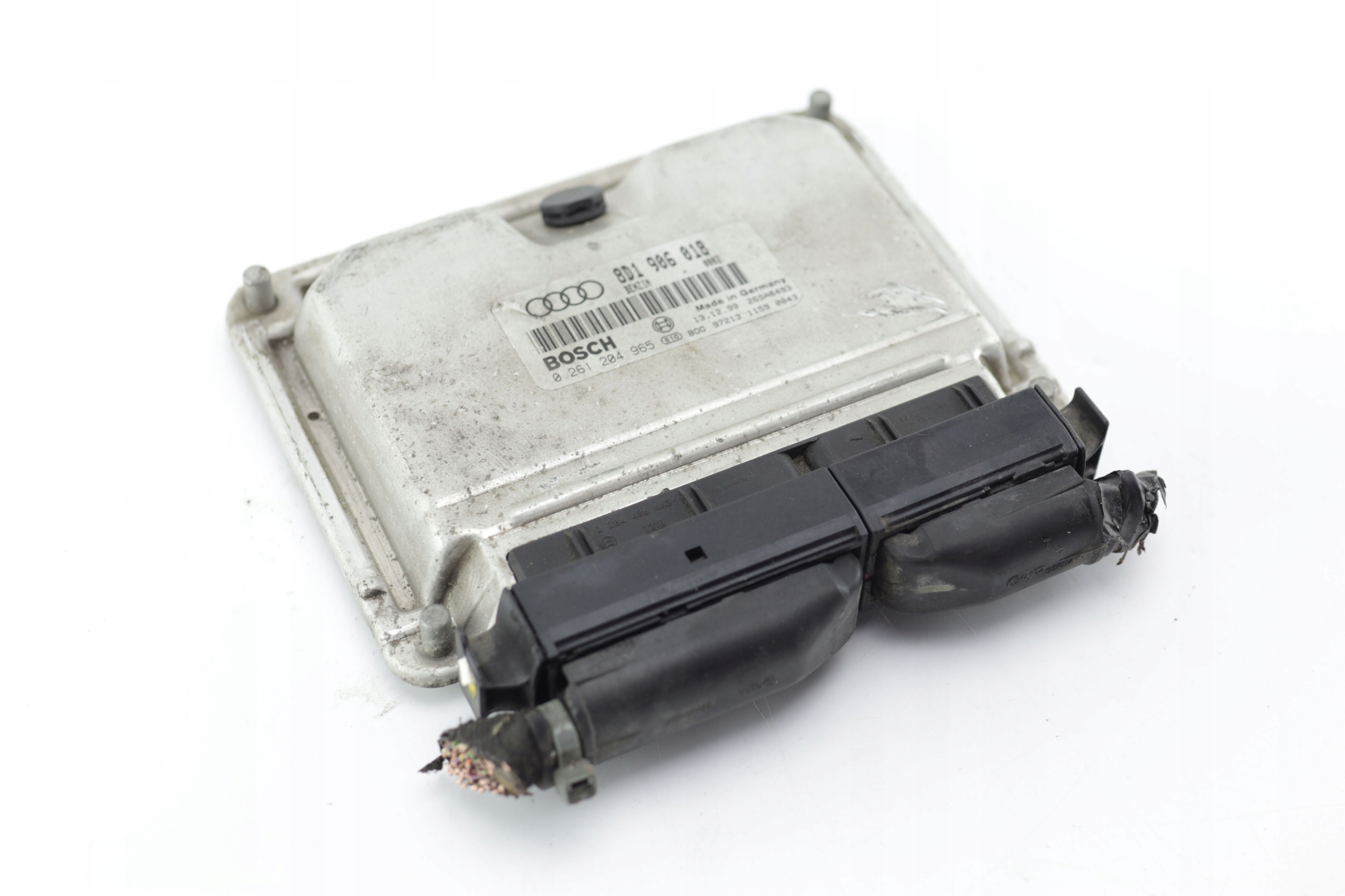 computer control unit of the engine AUDI A3 8L 1.8 20V 8D1906018