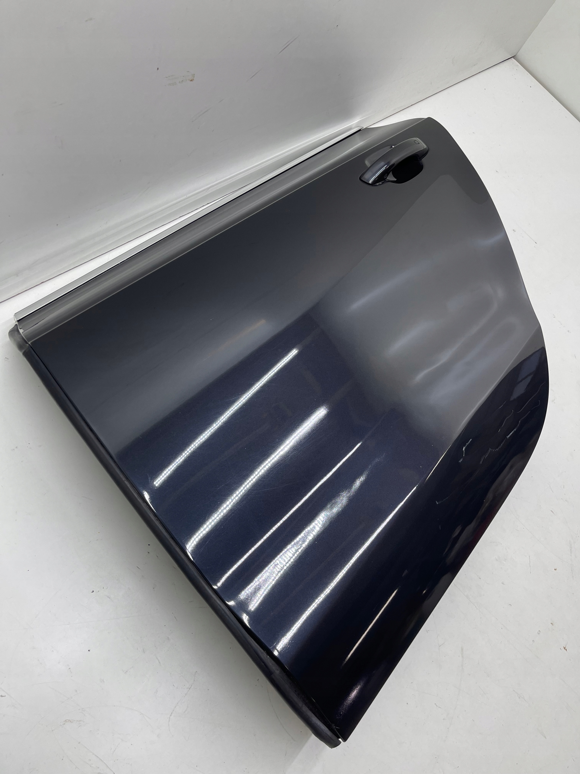 AUDI A7 C7 door left rear part LX7U