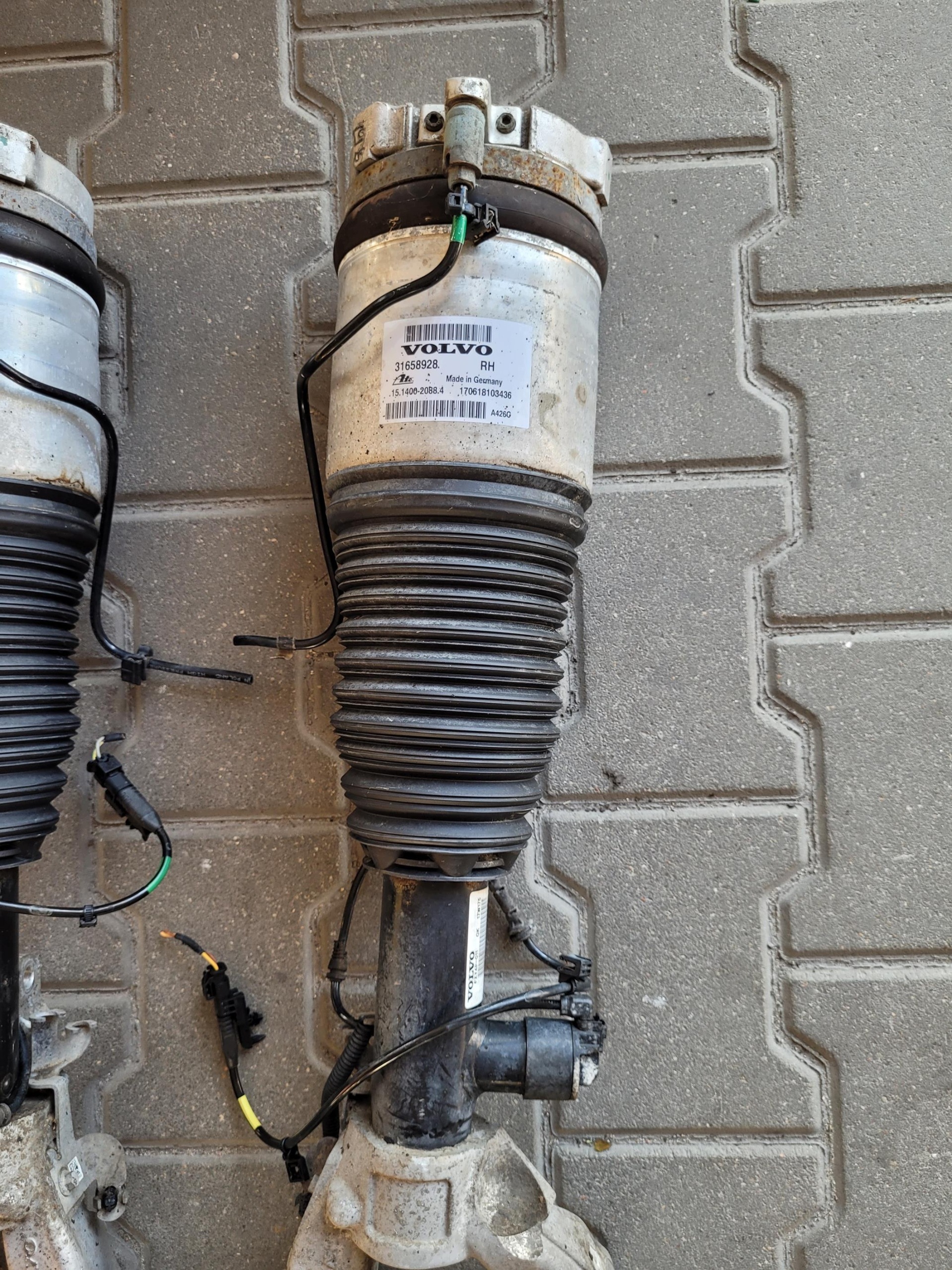 shock absorber front front left 31658927 VOLVO XC60 II 2.0 T8 PHEV HYBRID