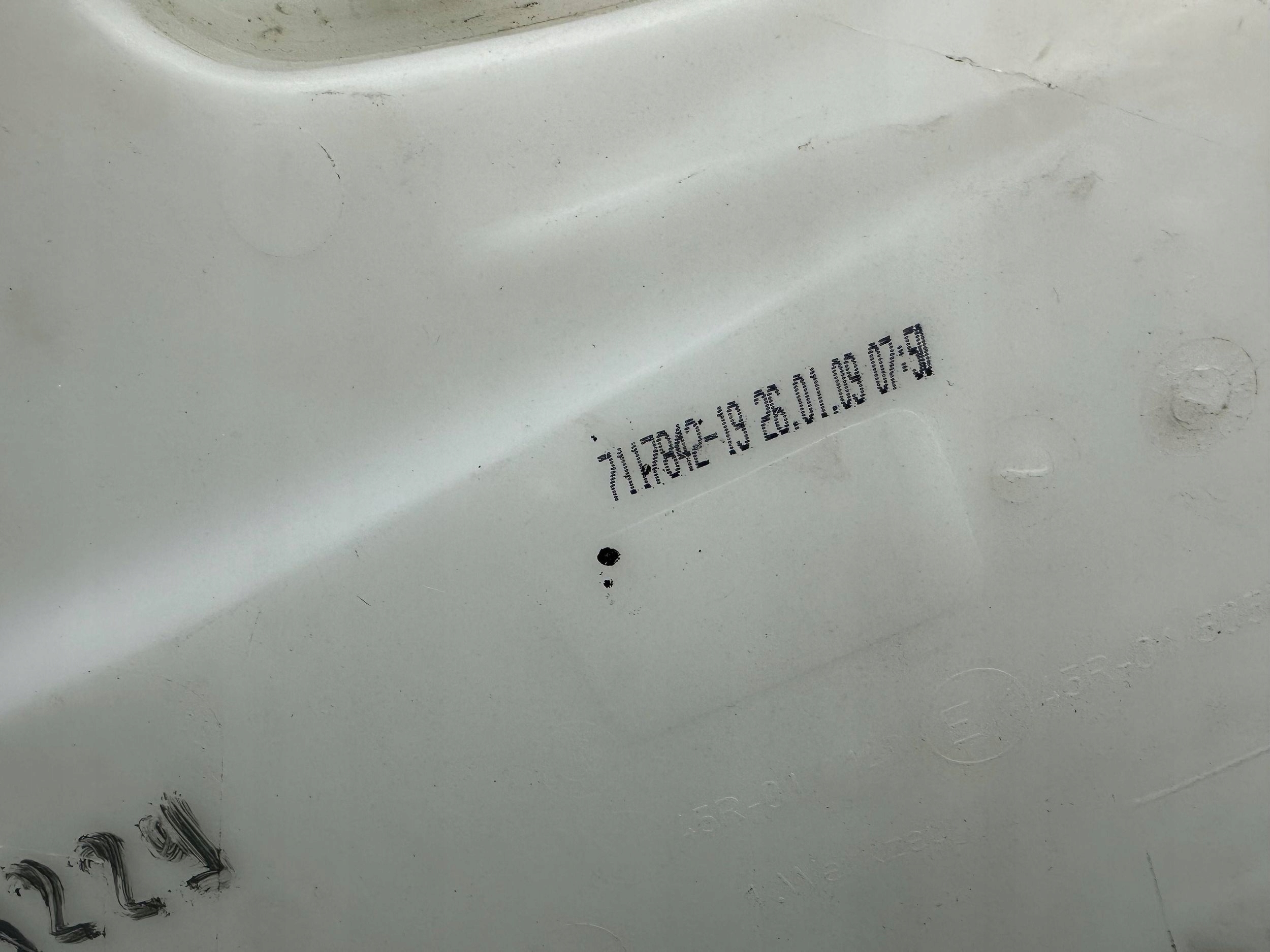 washer fluid tank BMW 3 E90 E91 7117842
