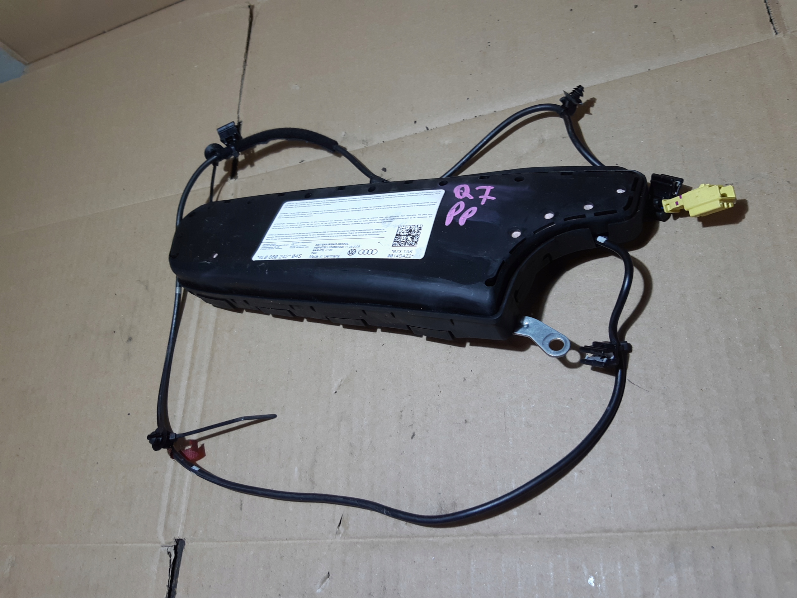 AUDI Q7 4L seat airbag right front 4L0880242