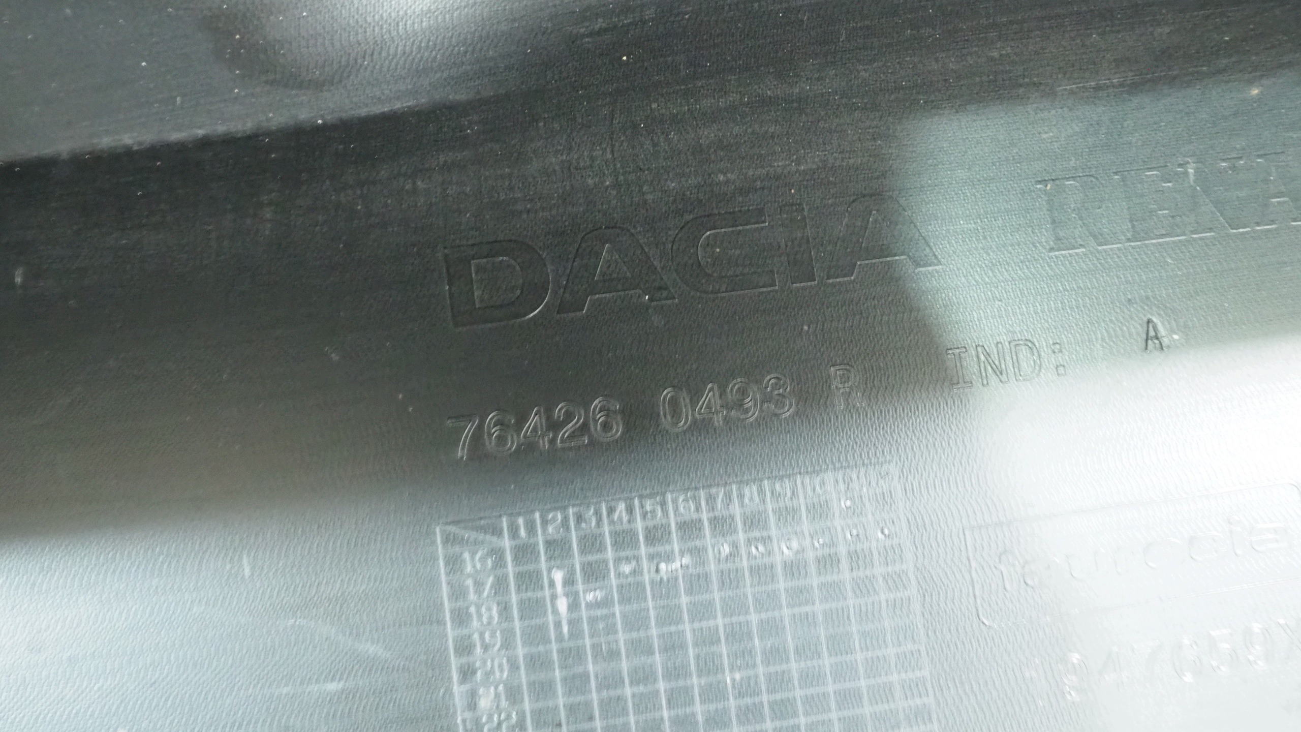 Dacia Duster II lajsna praga desna 764260493R