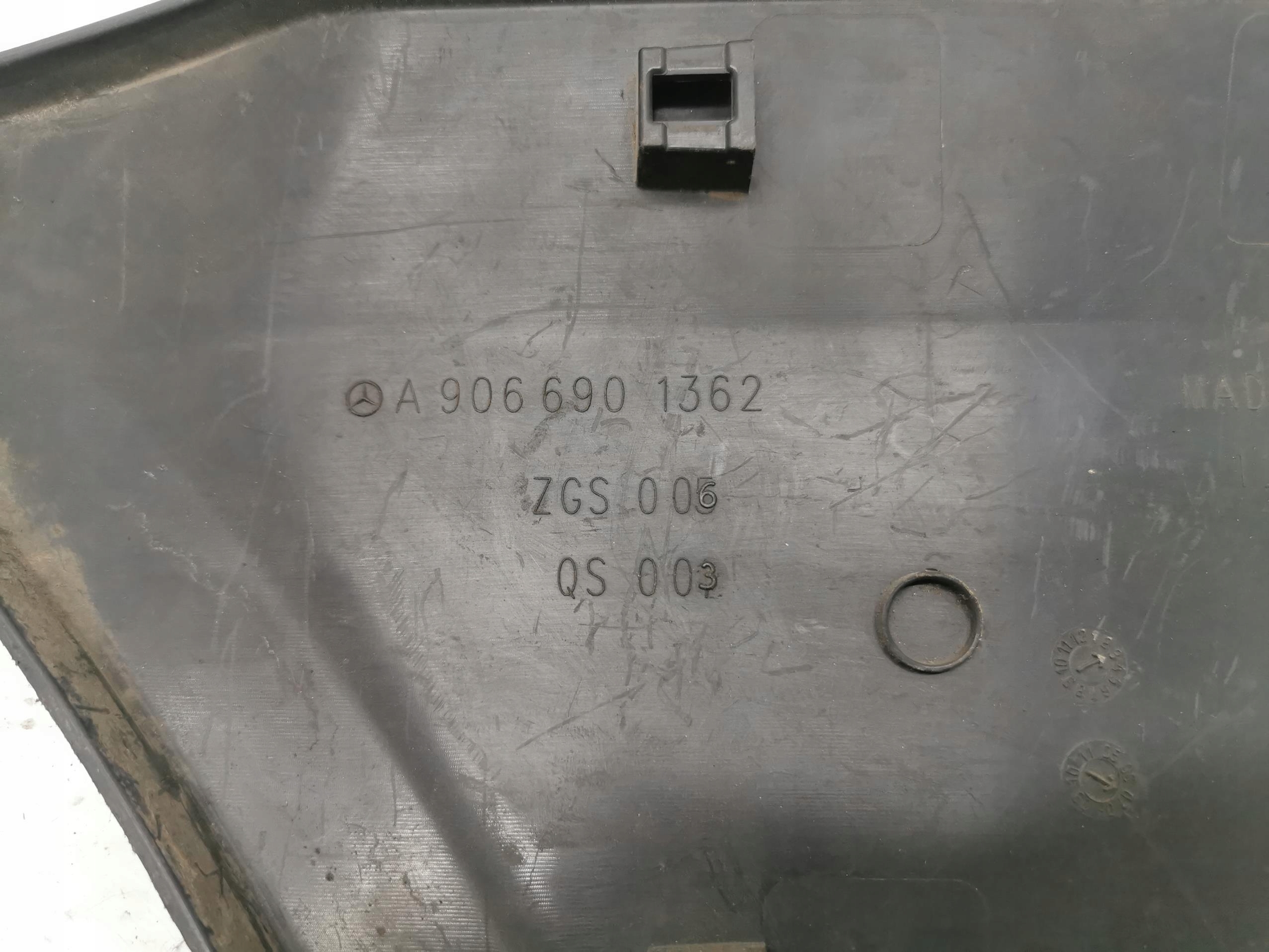 moulding left rear part MERCEDES SPRINTER W906 A9066901362