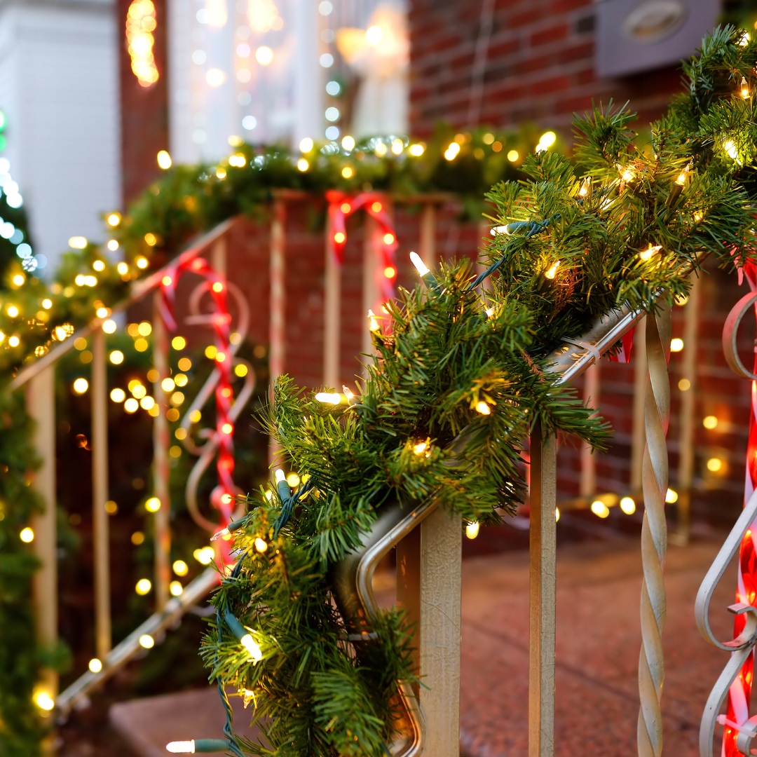 GIRLANDA CHOINKOWA ŚWIERKOWA GRUBA DEKORACJA NA SCHODY 250 GAŁĄZEK 270CM Typ świerk