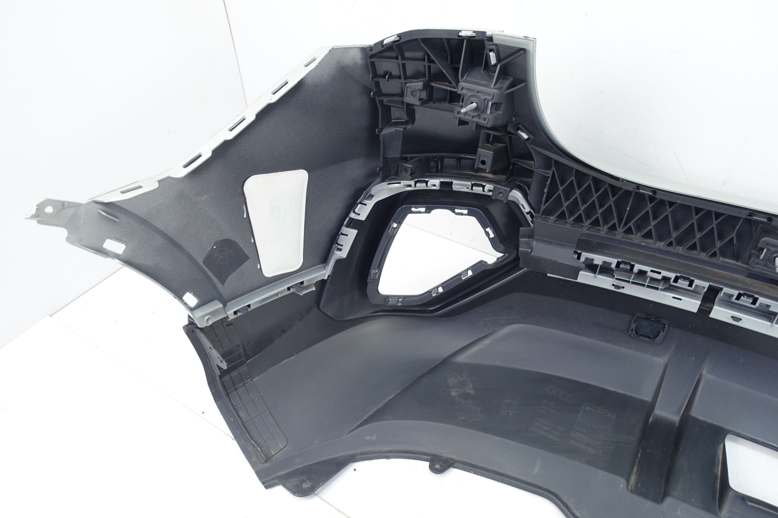 lökhárító far hátsó AUDI Q3 II 83F 83F807511
