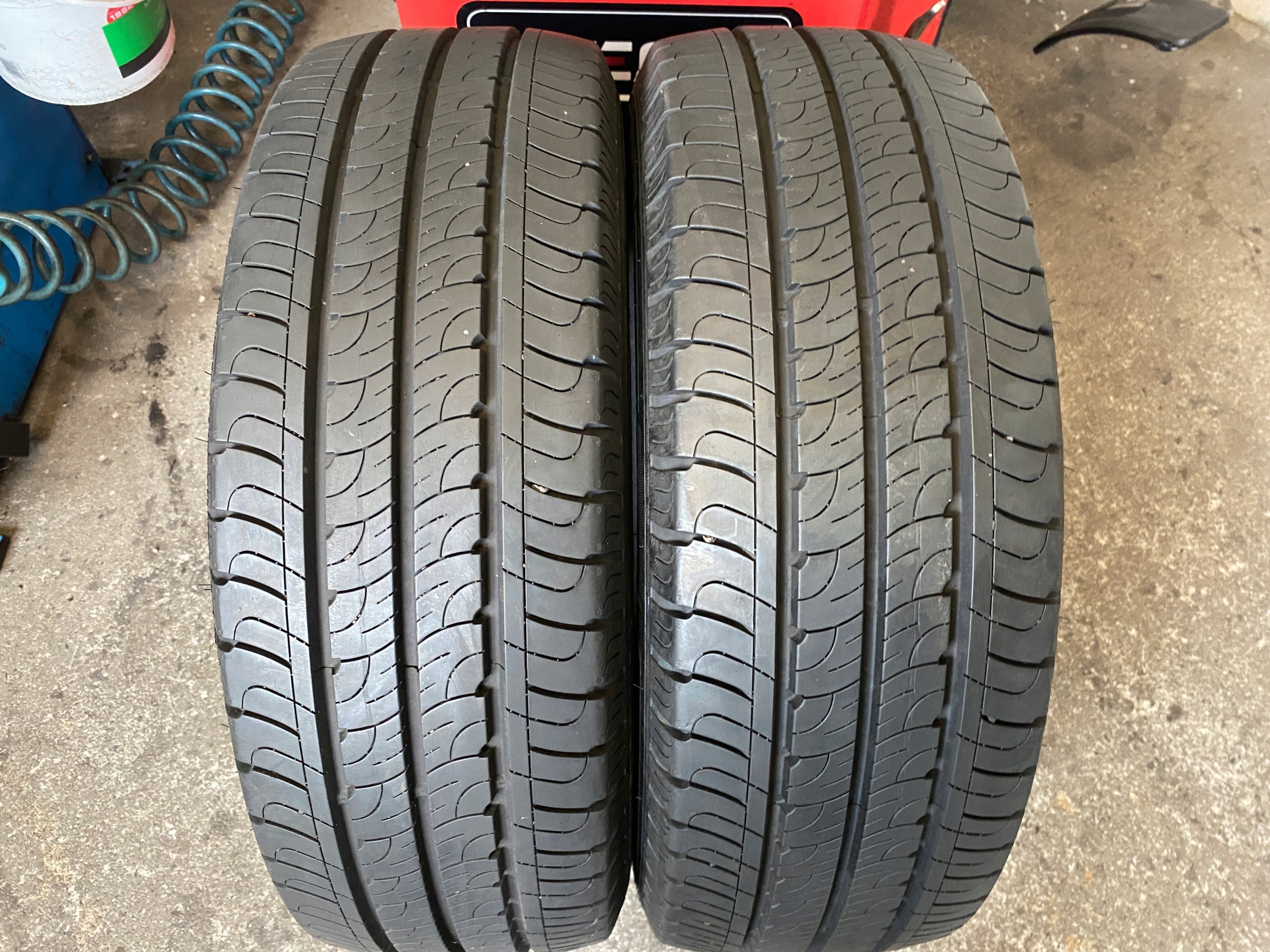 2 tyres summer 215/65R16C Goodyear EfficientGrip Cargo as new