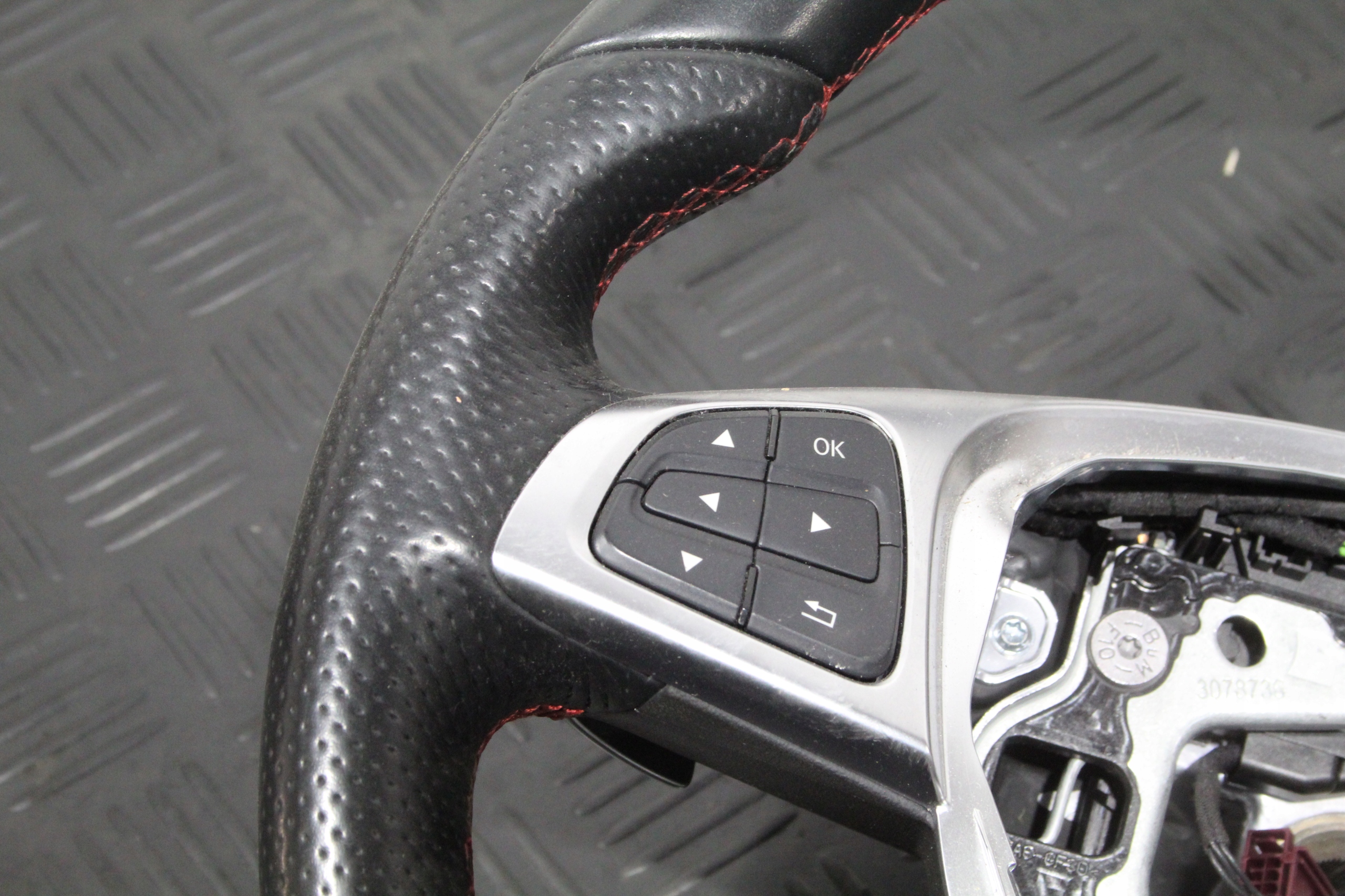 lenkrad MULTIFUNKCJA A-KLASA W176 LIFT AMG